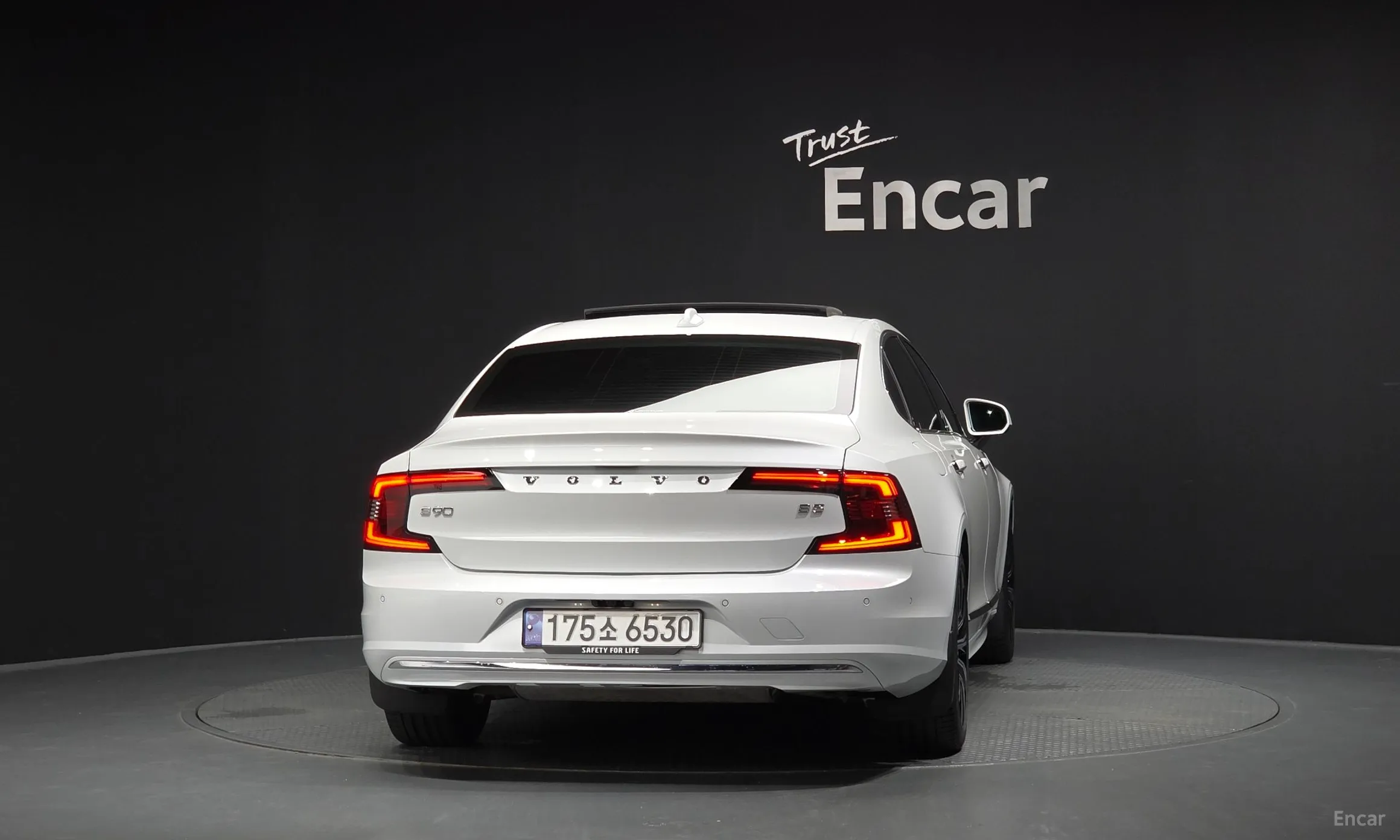 Volvo S90 превью 4