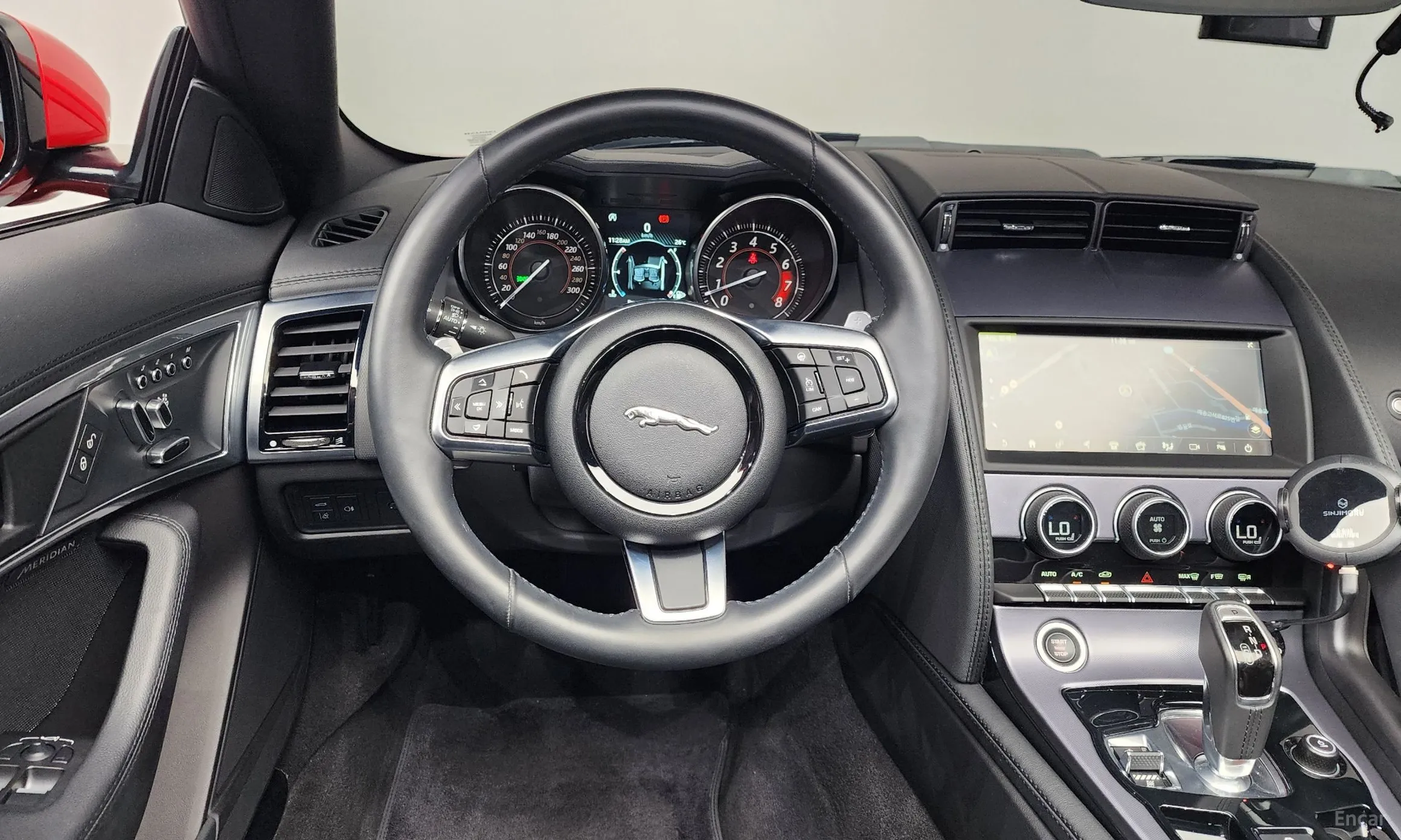 Jaguar F-TYPE превью 13