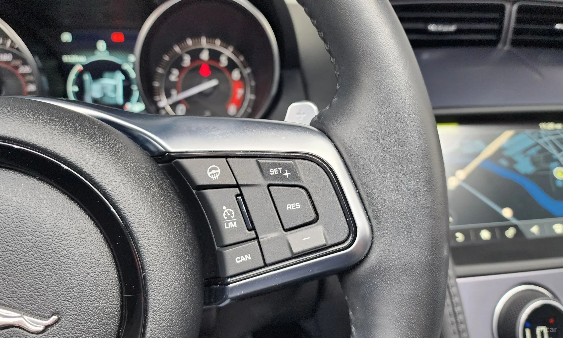 Jaguar F-TYPE превью 16