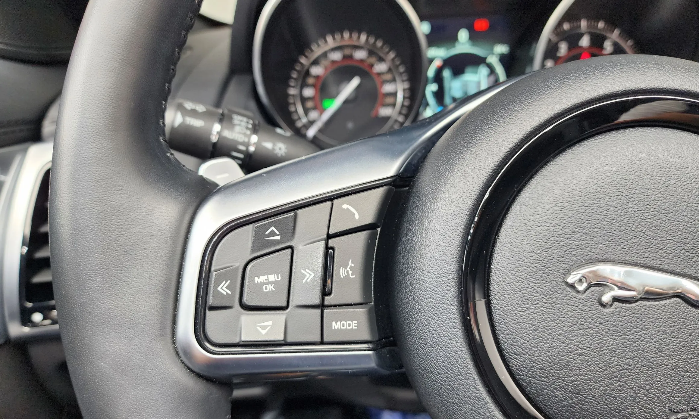 Jaguar F-TYPE превью 17