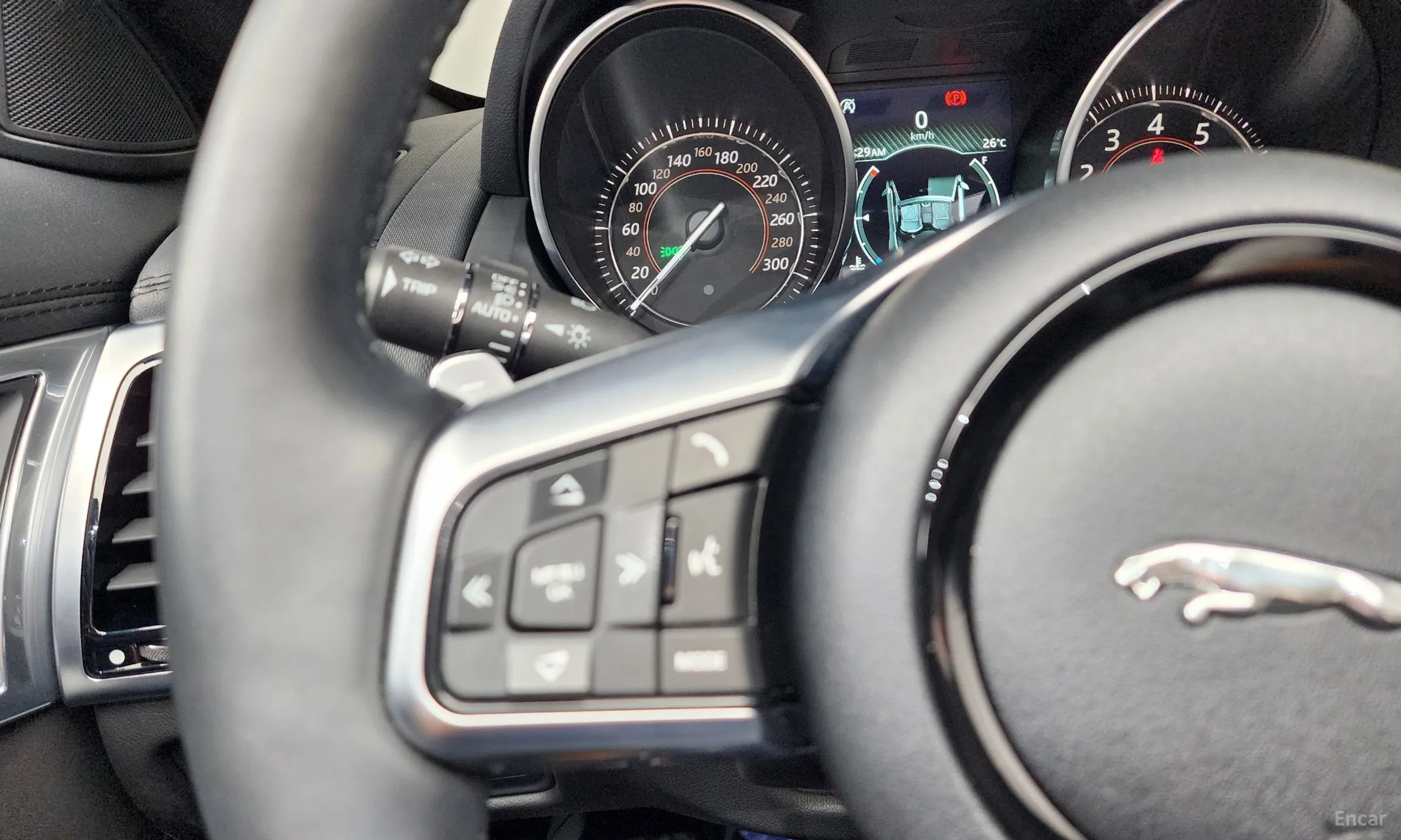 Jaguar F-TYPE превью 18