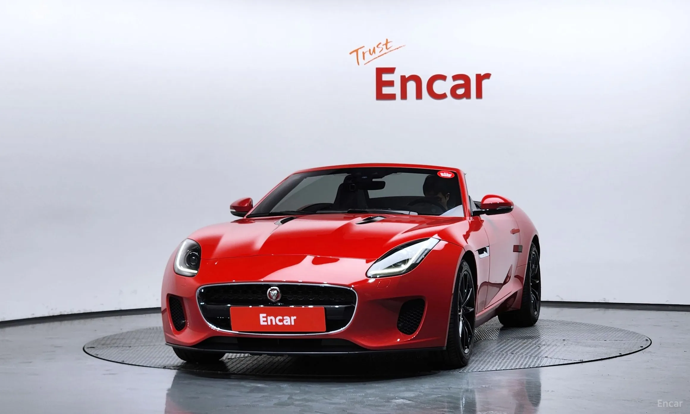Jaguar F-TYPE превью 3