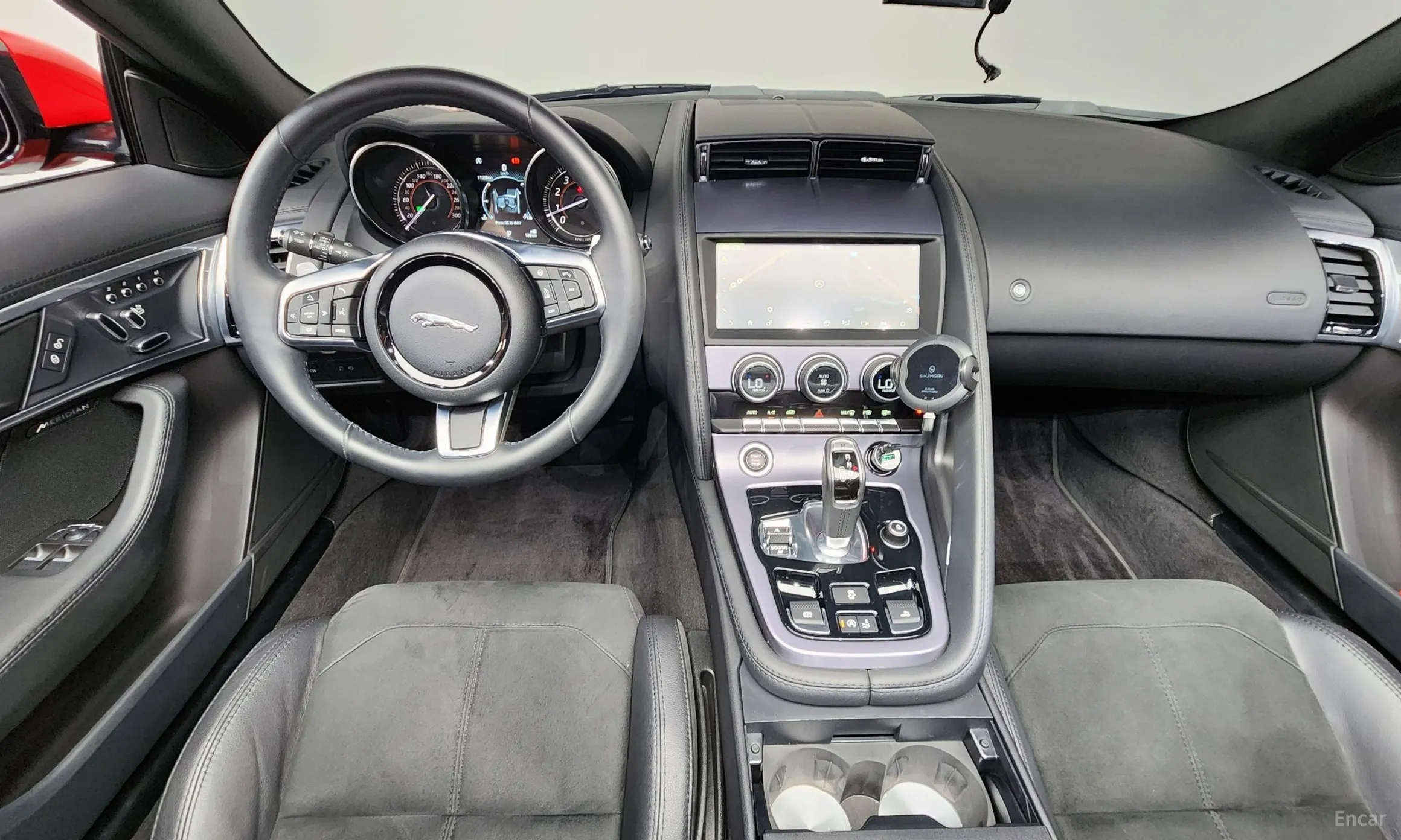 Jaguar F-TYPE превью 7