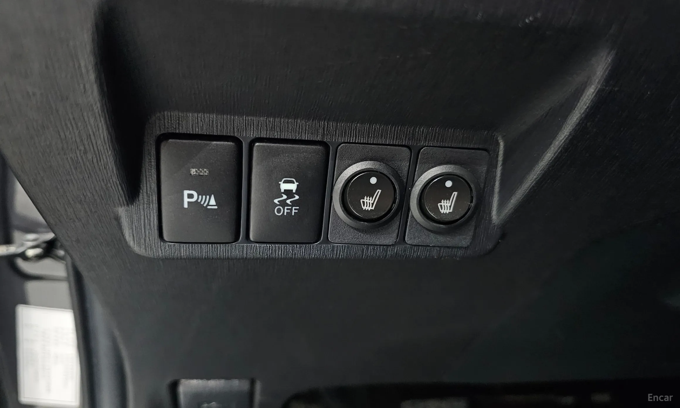 Toyota Prius V превью 14