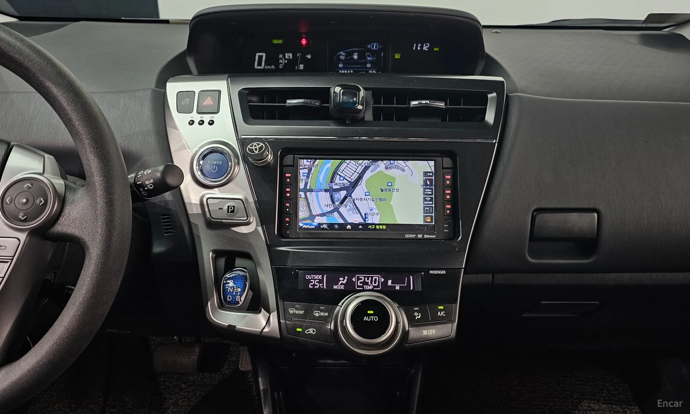 Toyota Prius V превью 16