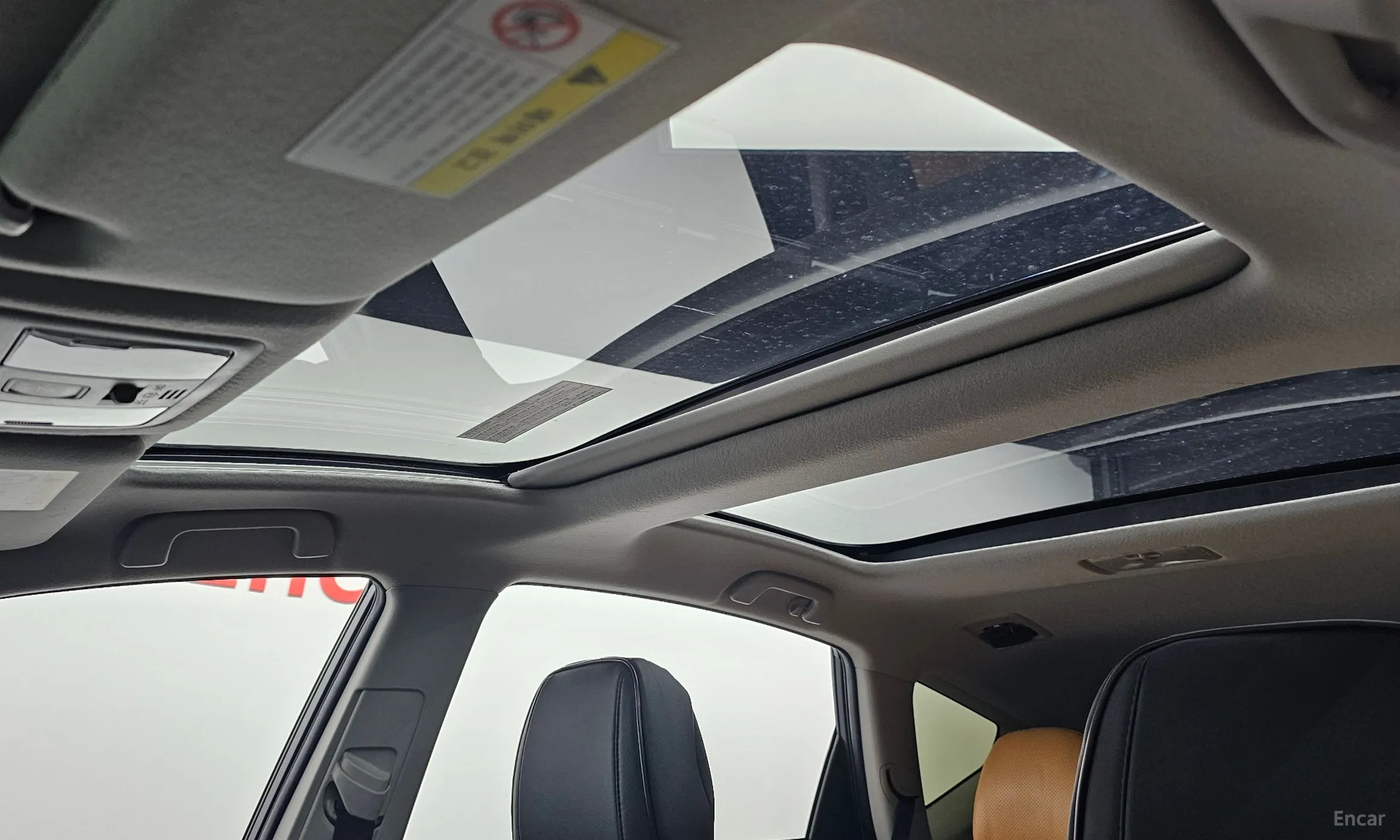 Toyota Prius V превью 18