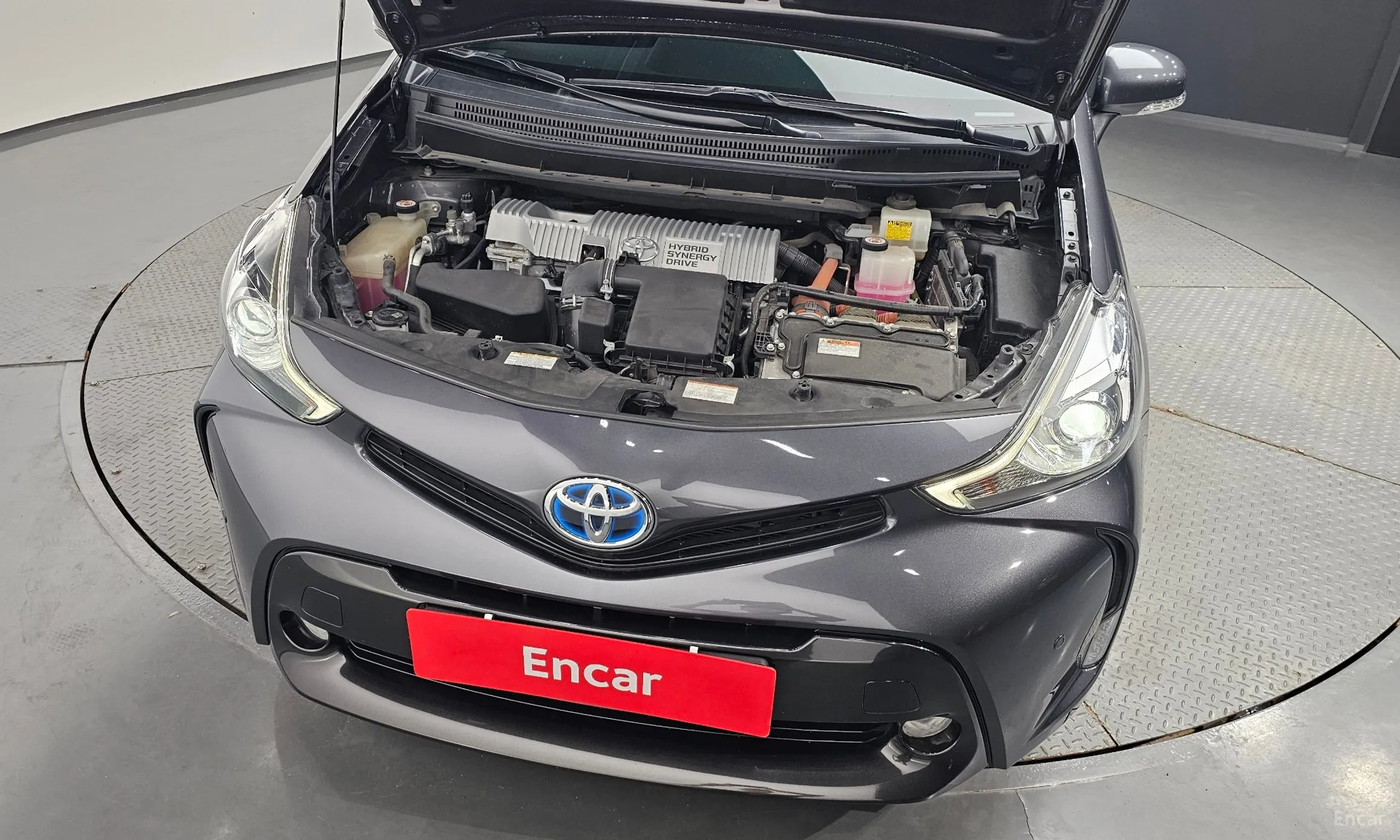 Toyota Prius V превью 6