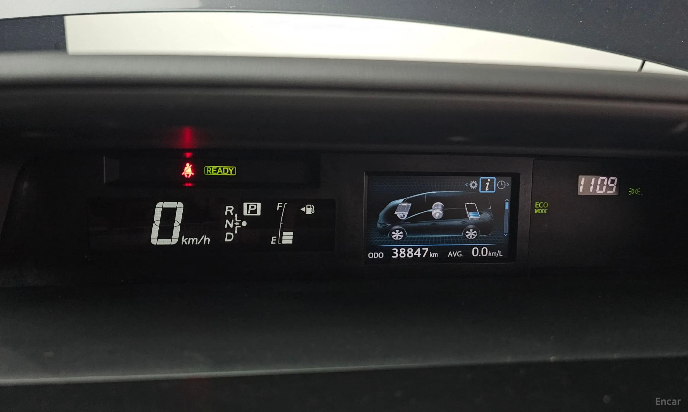Toyota Prius V превью 8