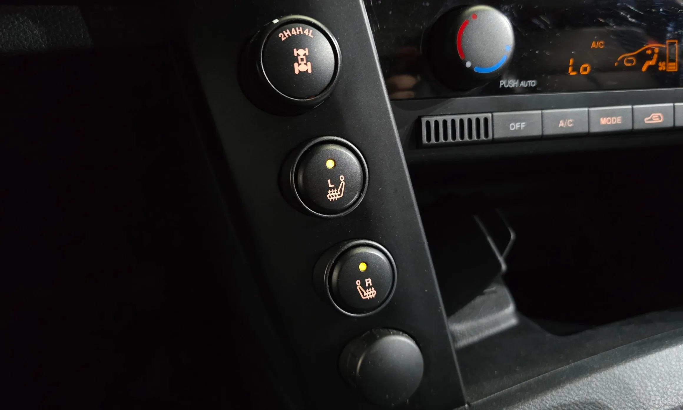 KG Mobility (SsangYong) Korando Sports превью 16