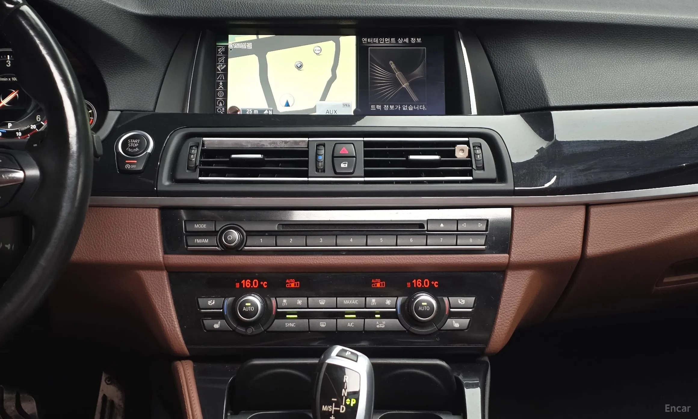 BMW 5 Series (F10) превью 13