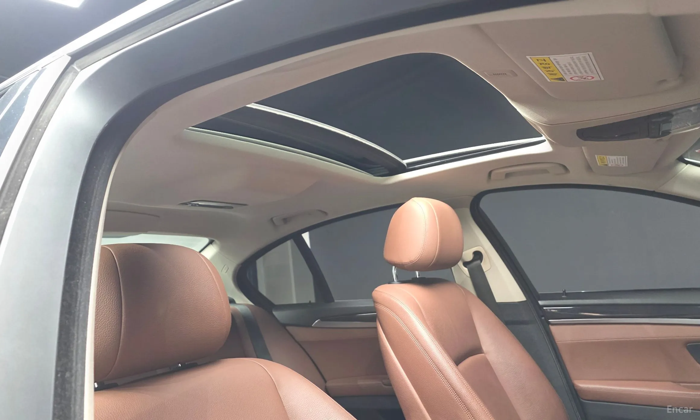 BMW 5 Series (F10) превью 16