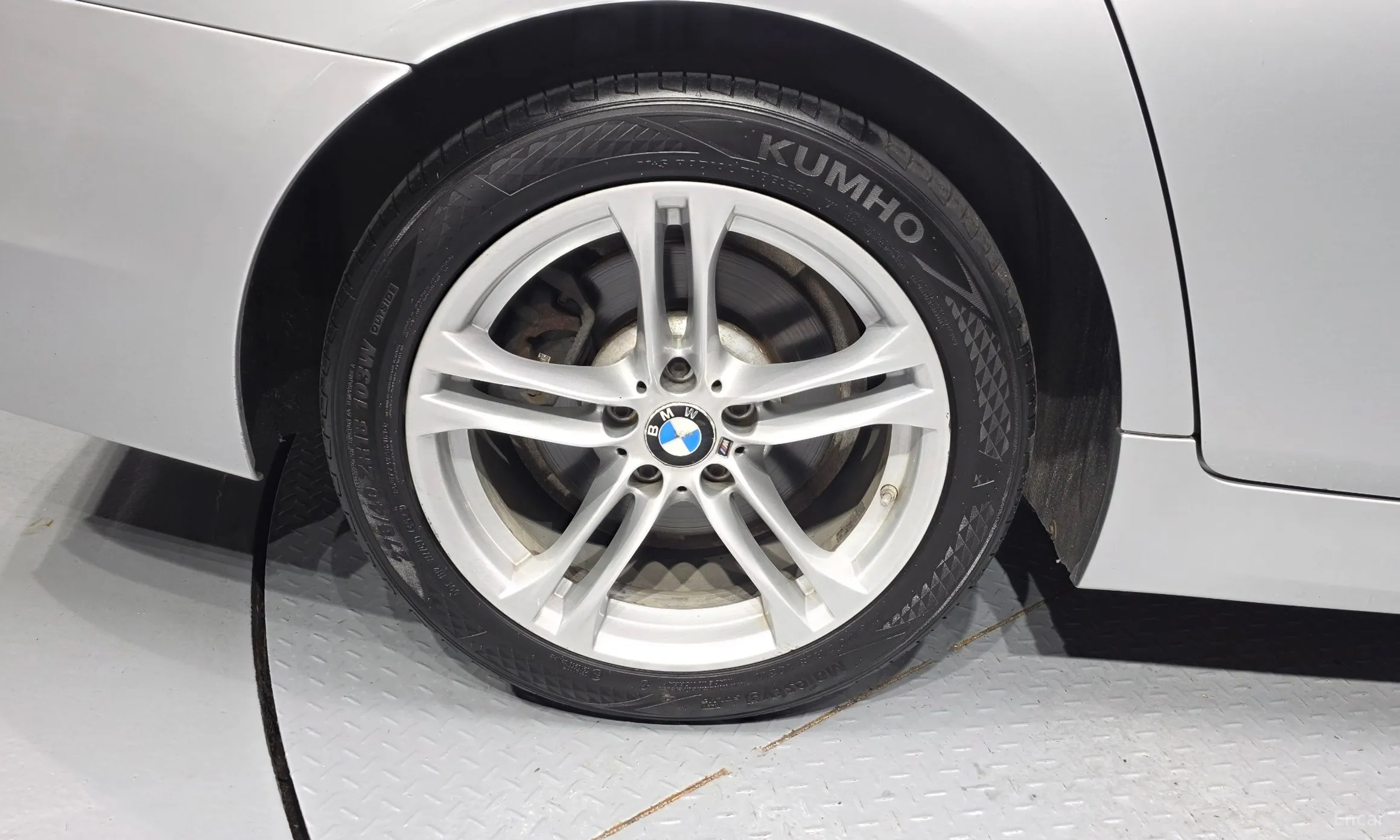 BMW 5 Series (F10) превью 5