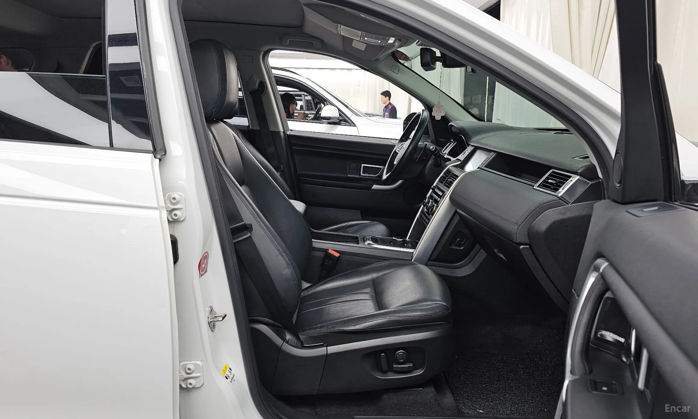 Land Rover Discovery Sports превью 11