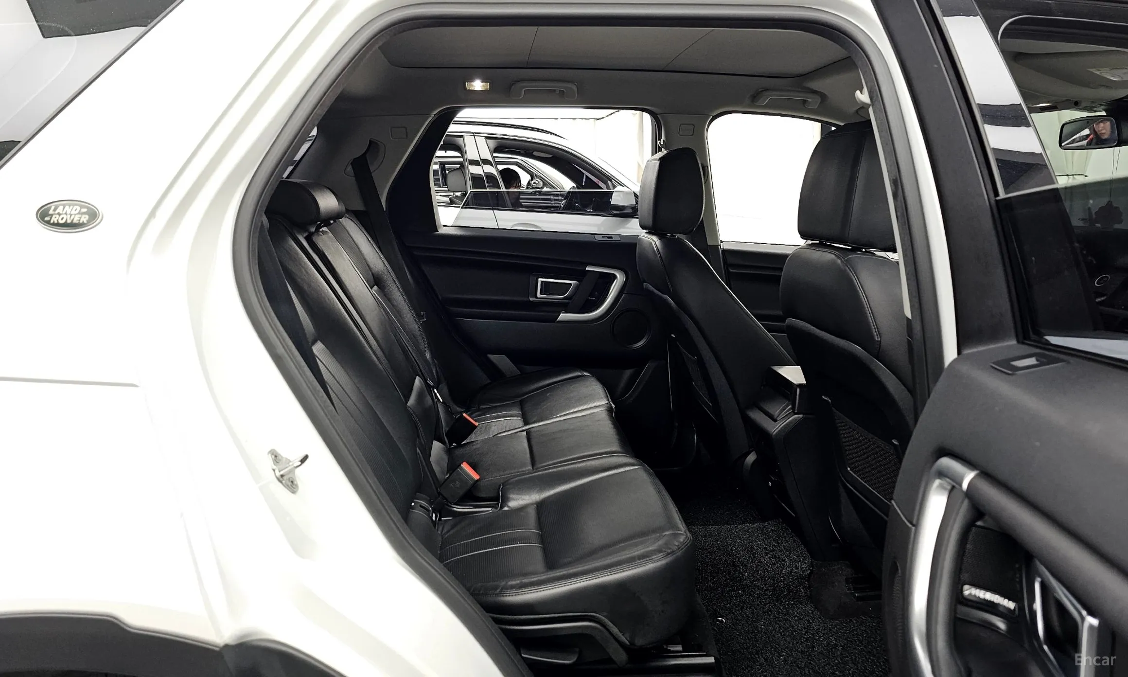 Land Rover Discovery Sports превью 12