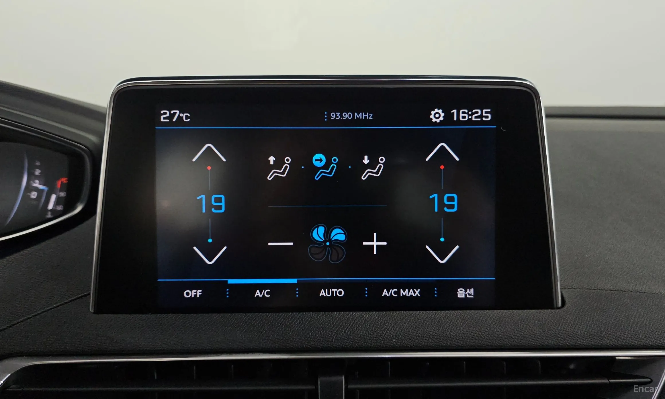 Peugeot 3008 2nd generation превью 17