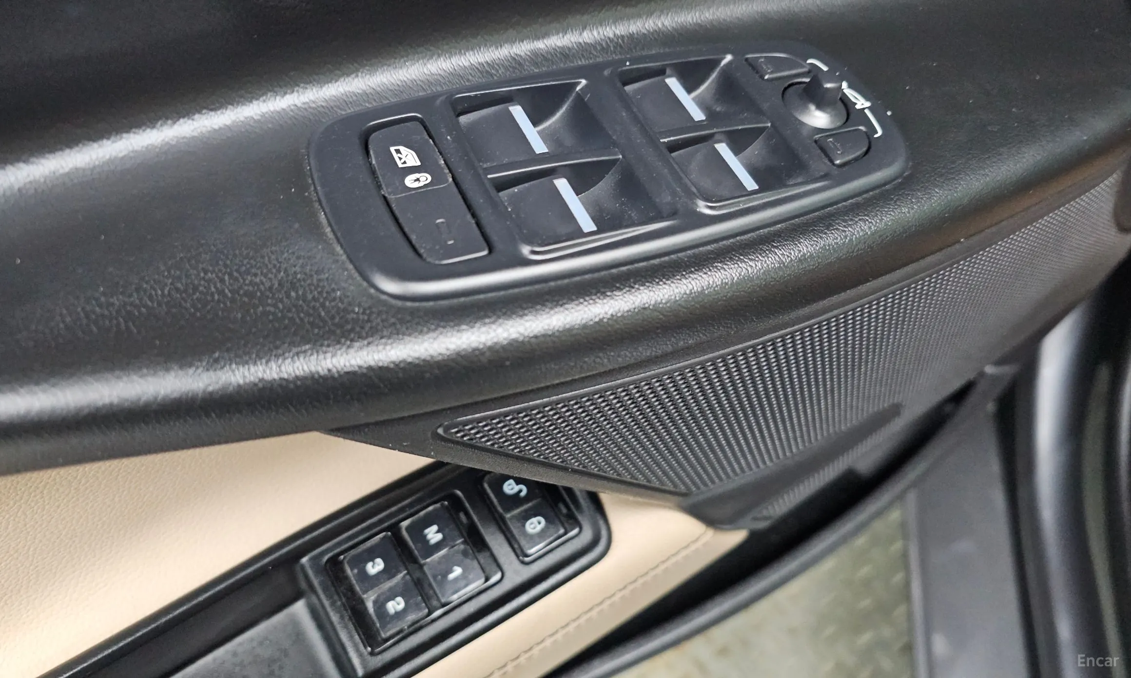Jaguar XE превью 13