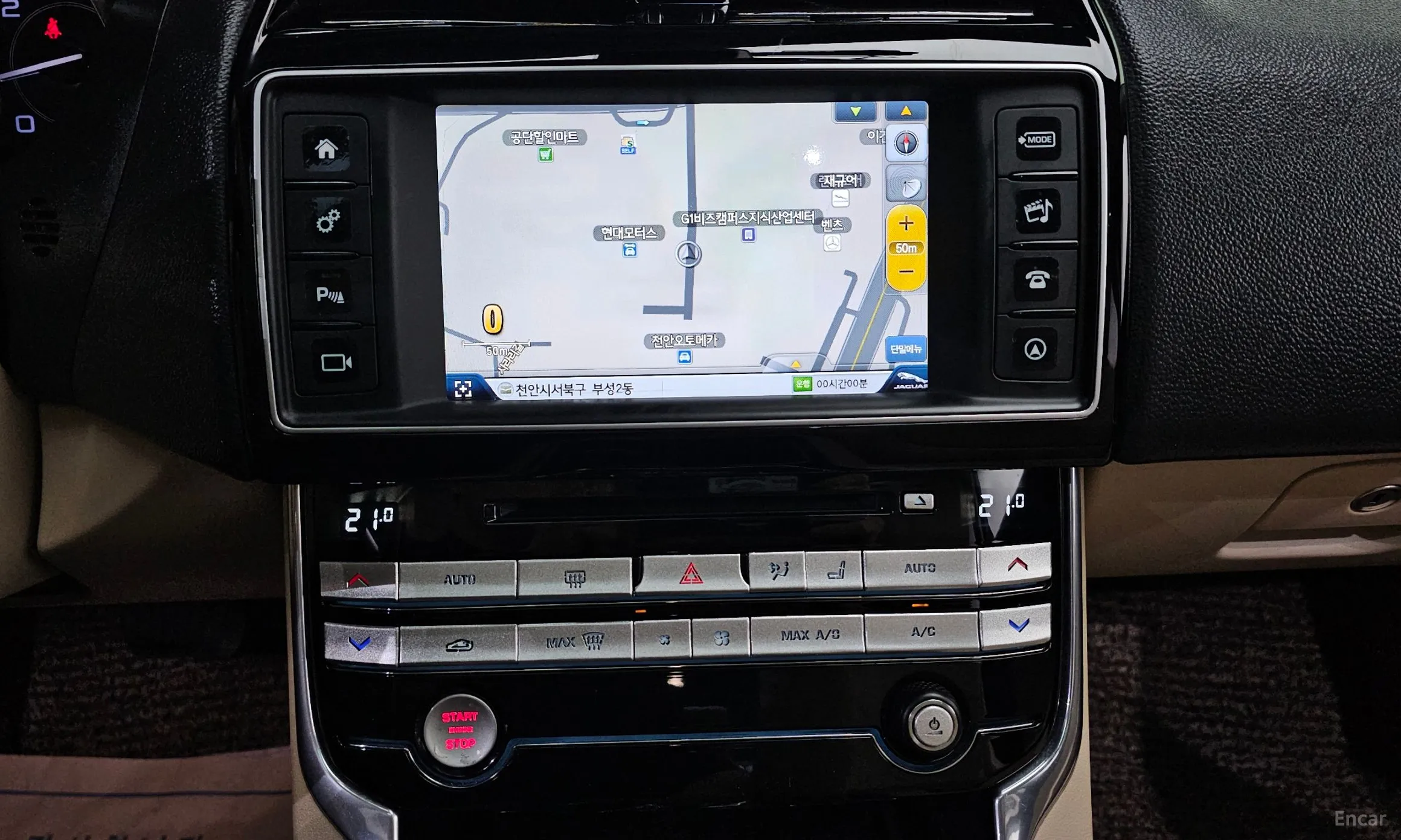 Jaguar XE превью 16