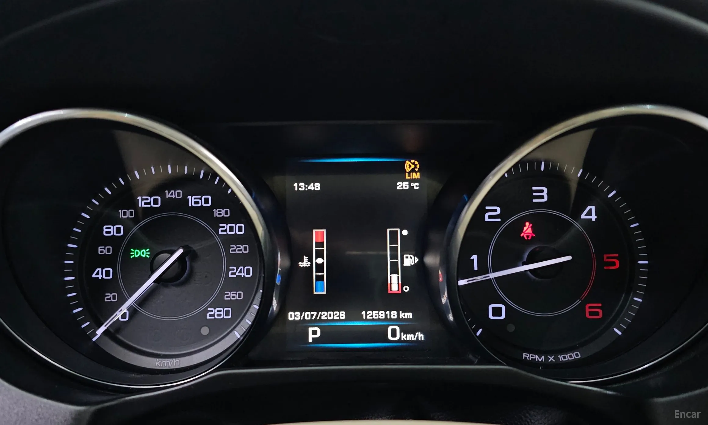 Jaguar XE превью 8