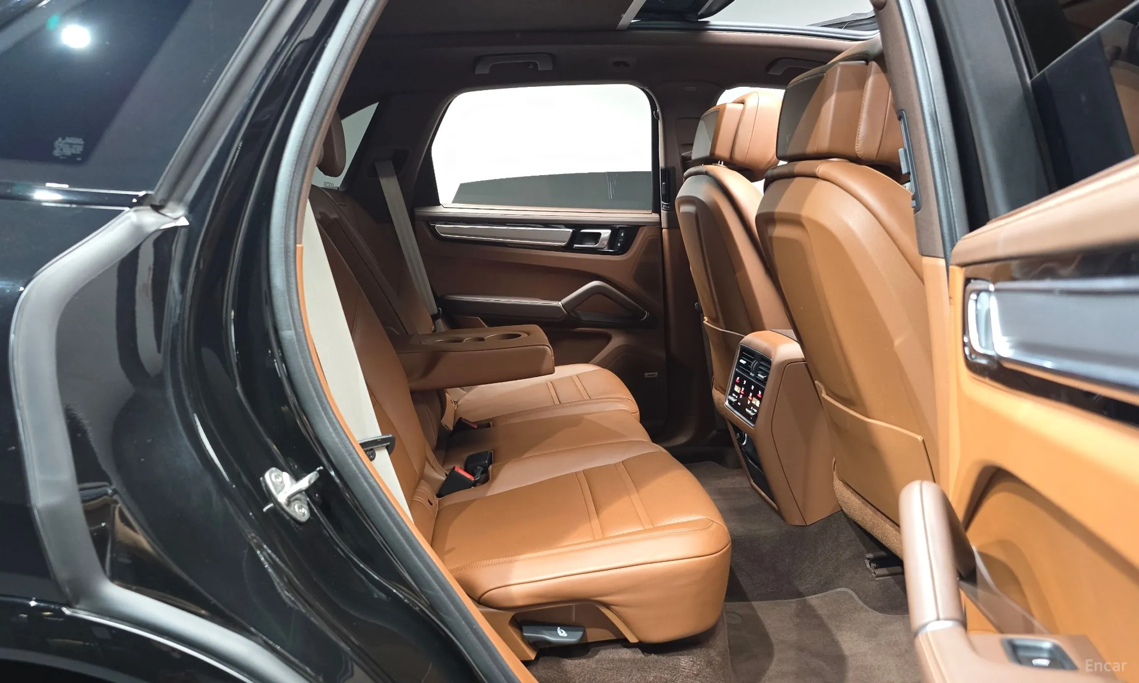 Porsche Cayenne (PO536) превью 12