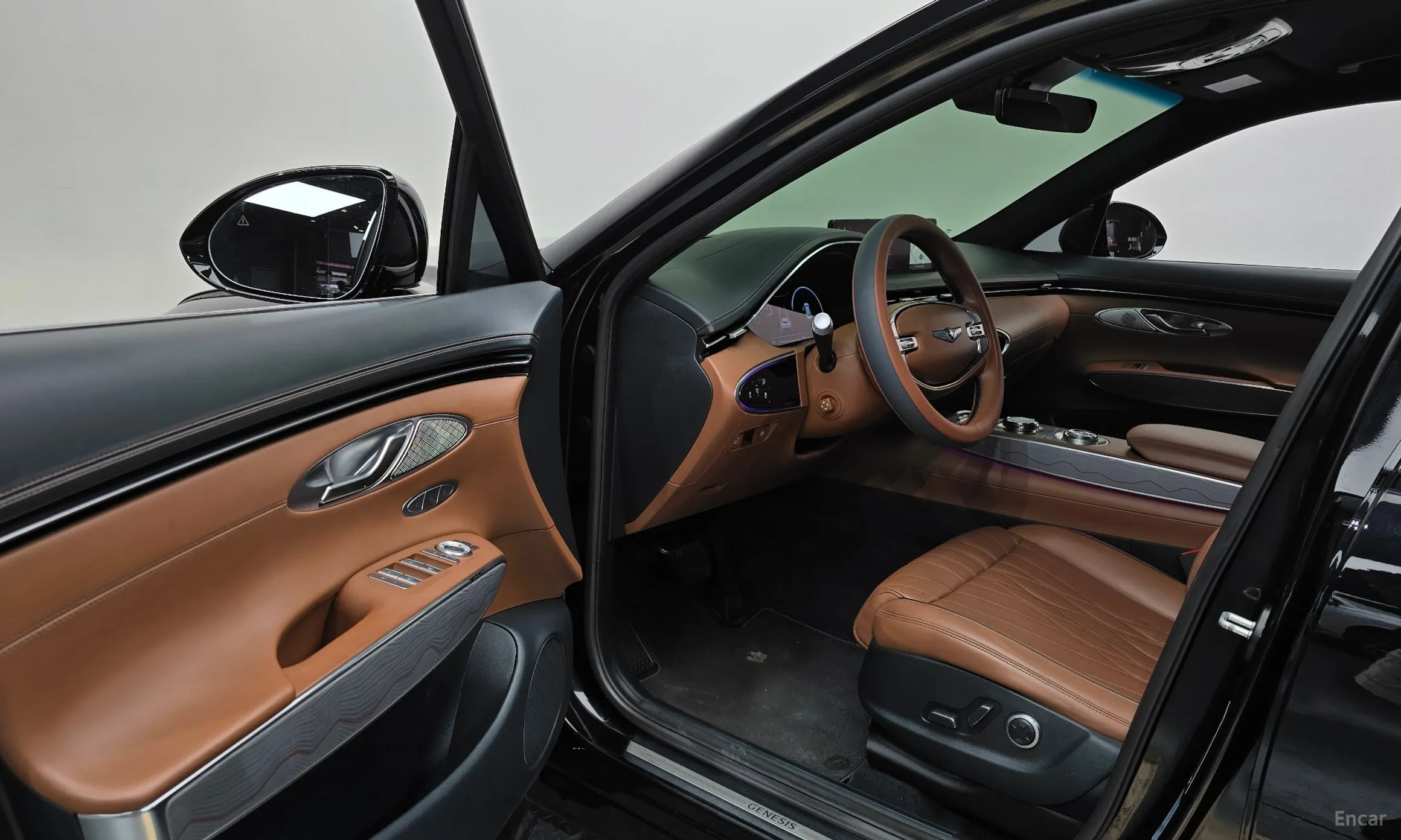 Genesis GV70 превью 10