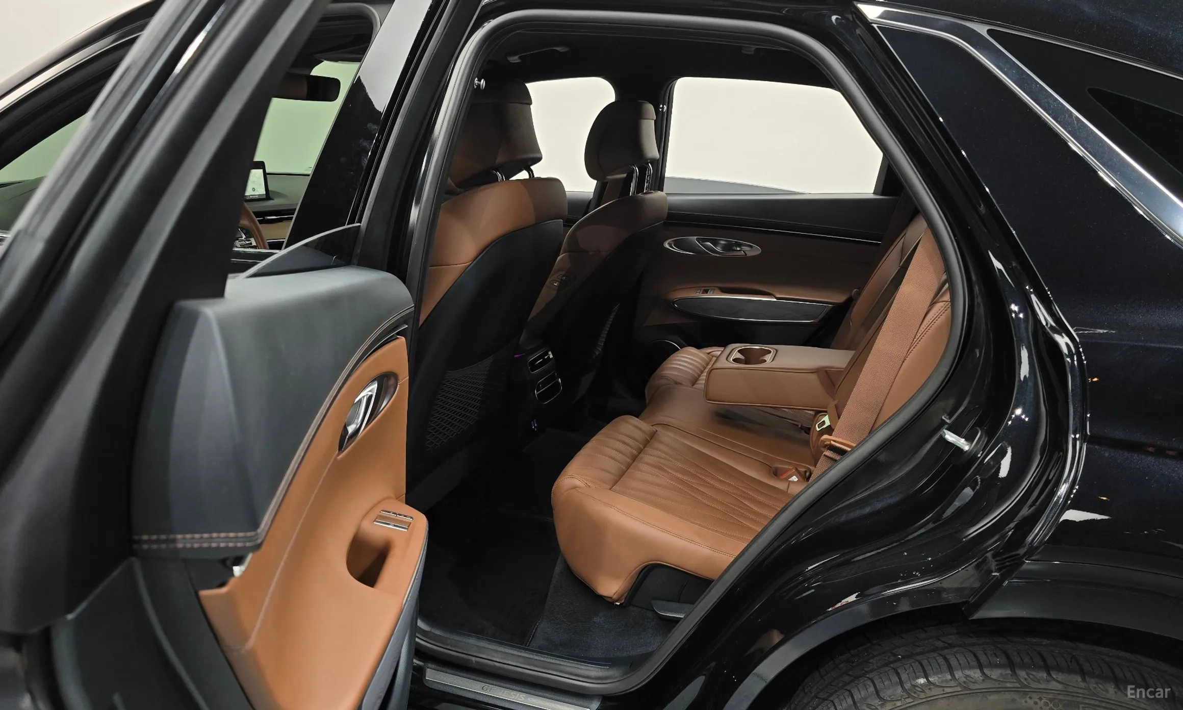 Genesis GV70 превью 12