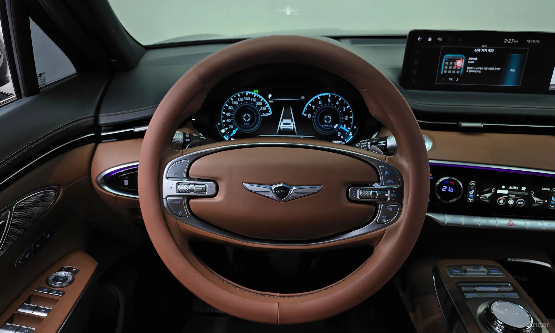 Genesis GV70 превью 13