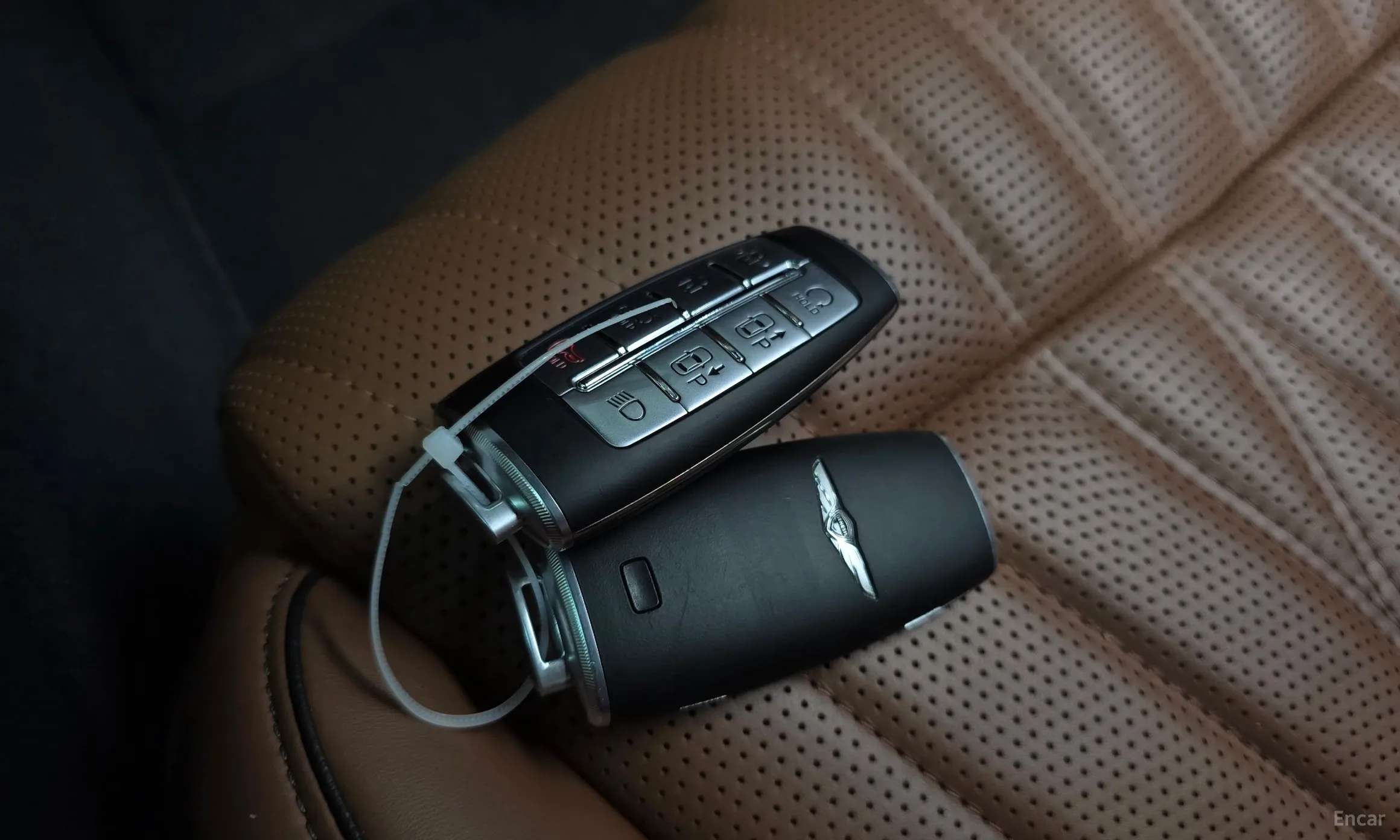 Genesis GV70 превью 17