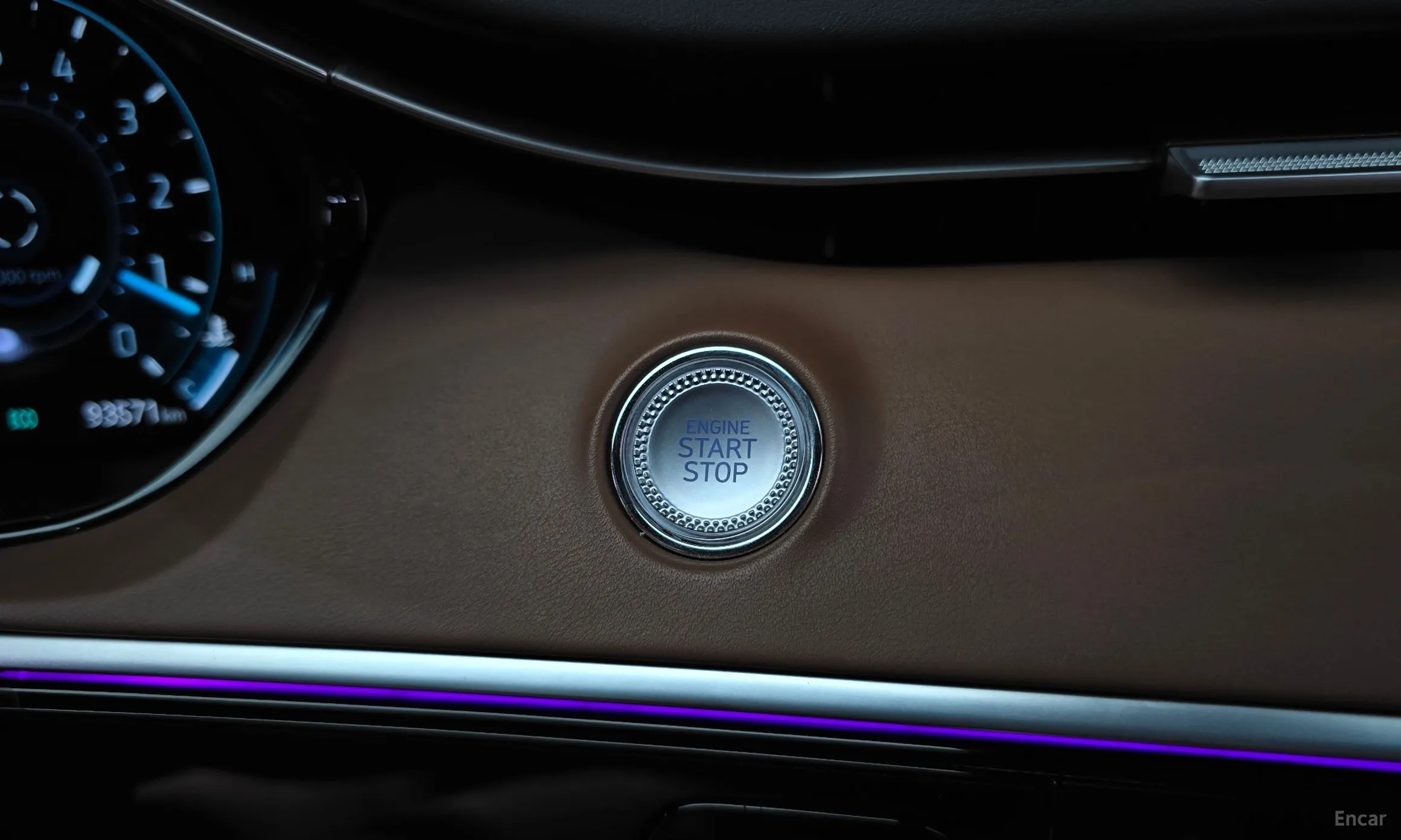 Genesis GV70 превью 18