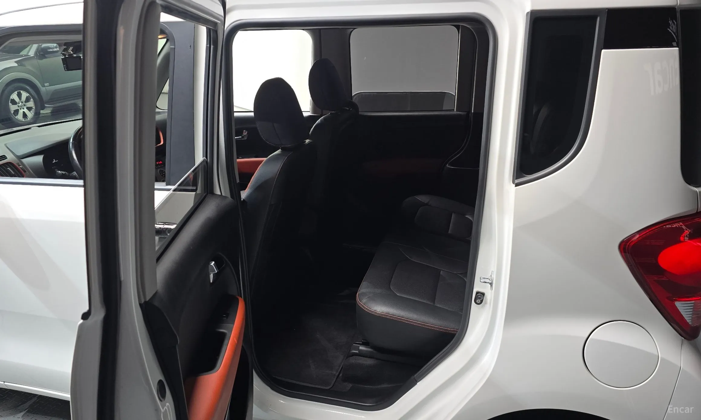 Kia Ray превью 11