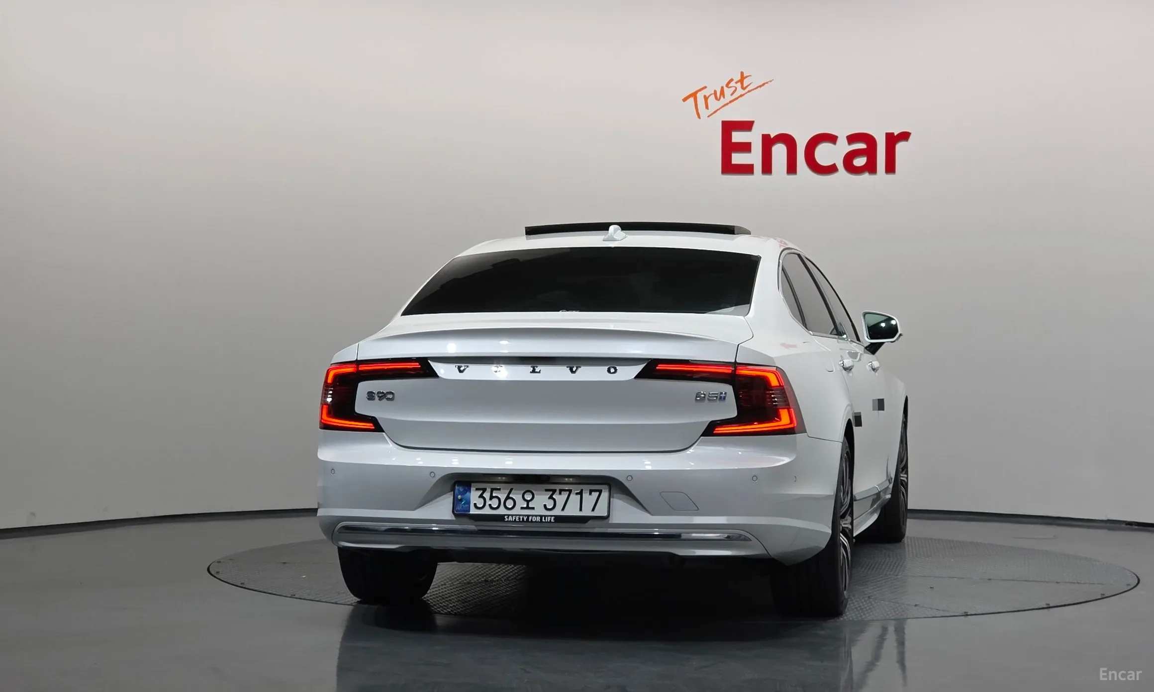Volvo S90 превью 4