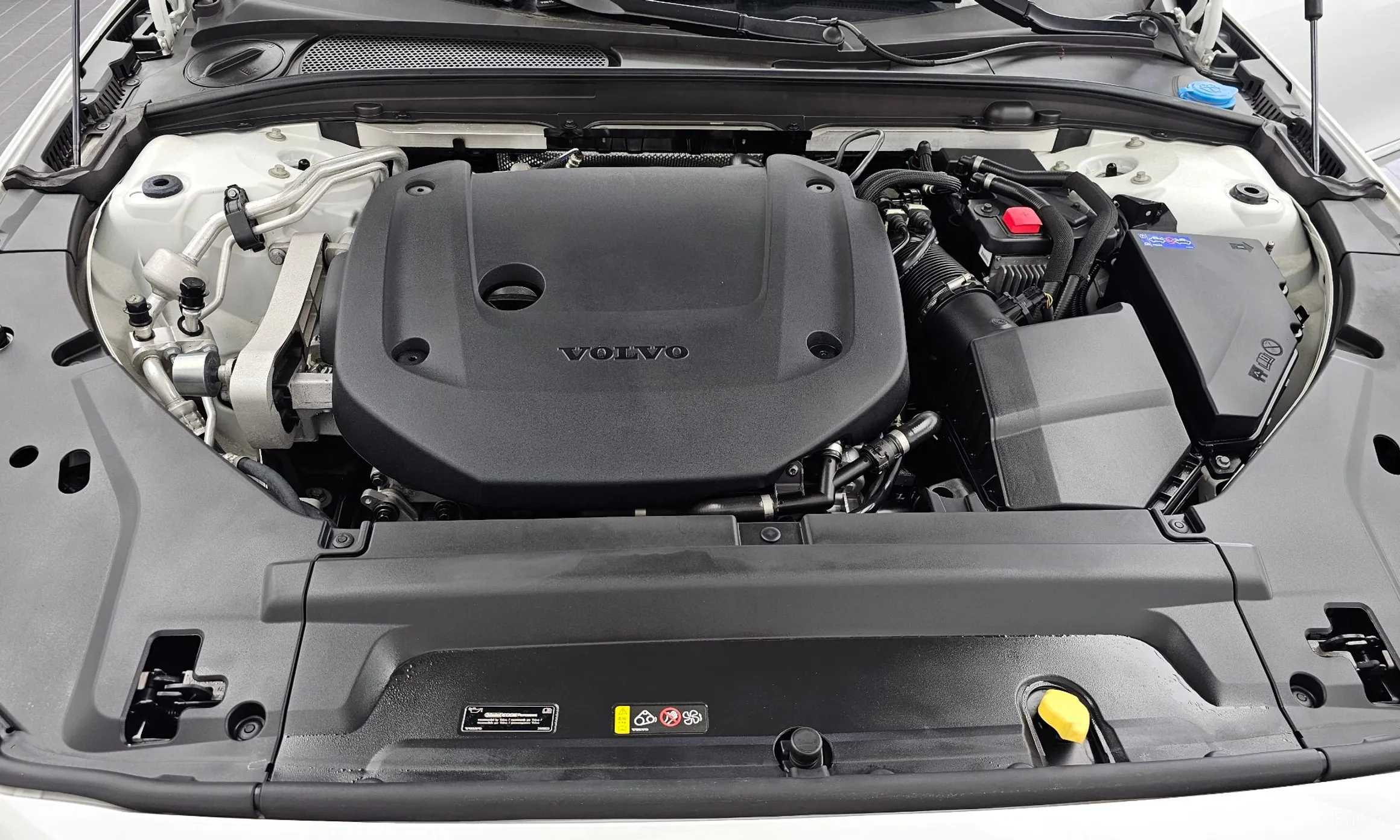 Volvo S90 превью 6