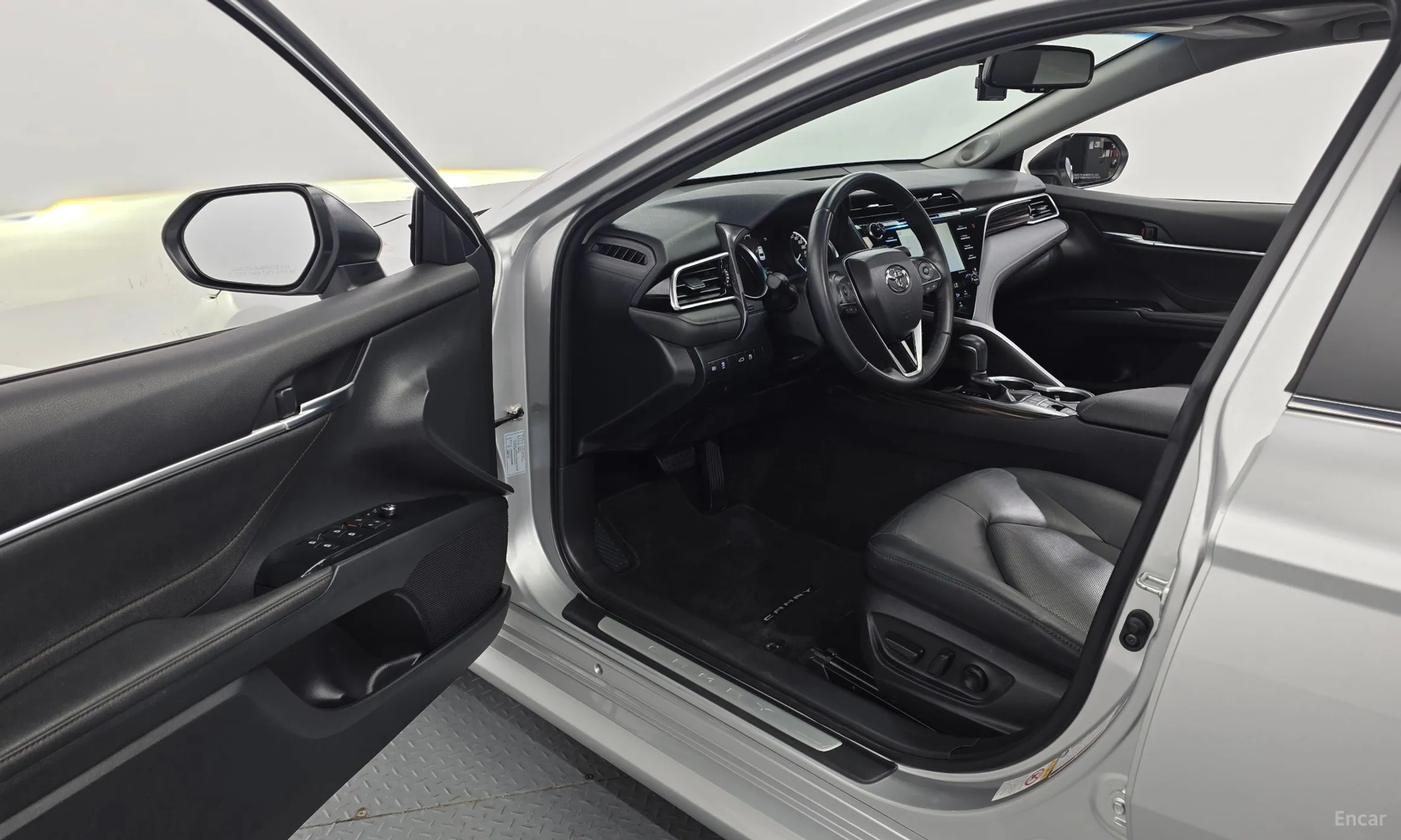 Toyota Camry (XV70) превью 10