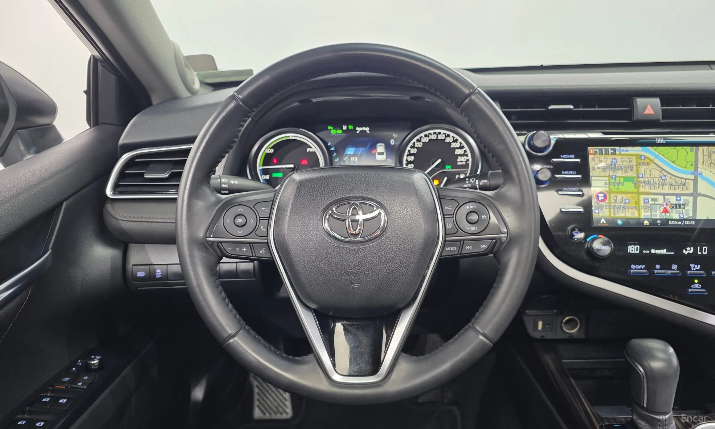 Toyota Camry (XV70) превью 13