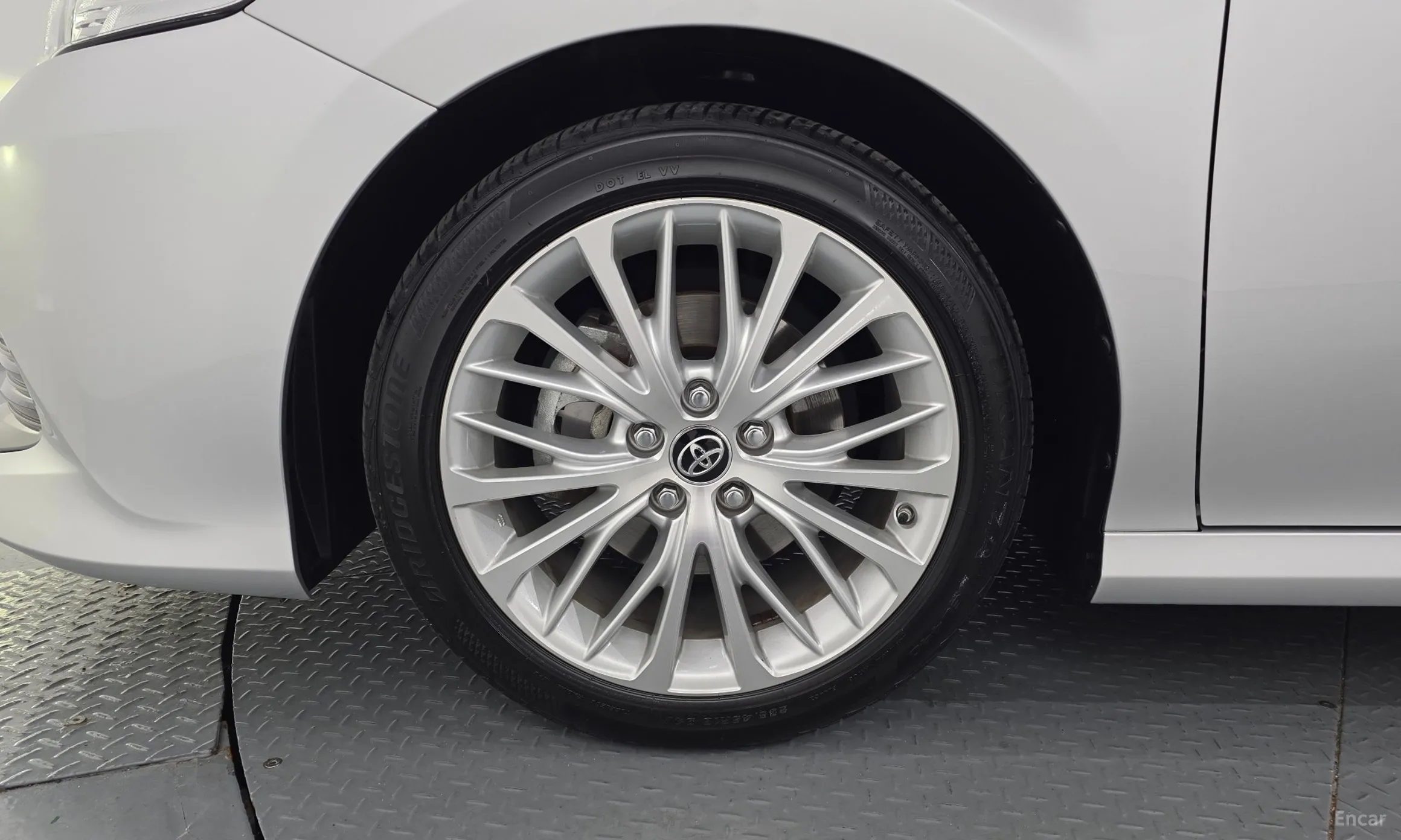 Toyota Camry (XV70) превью 5