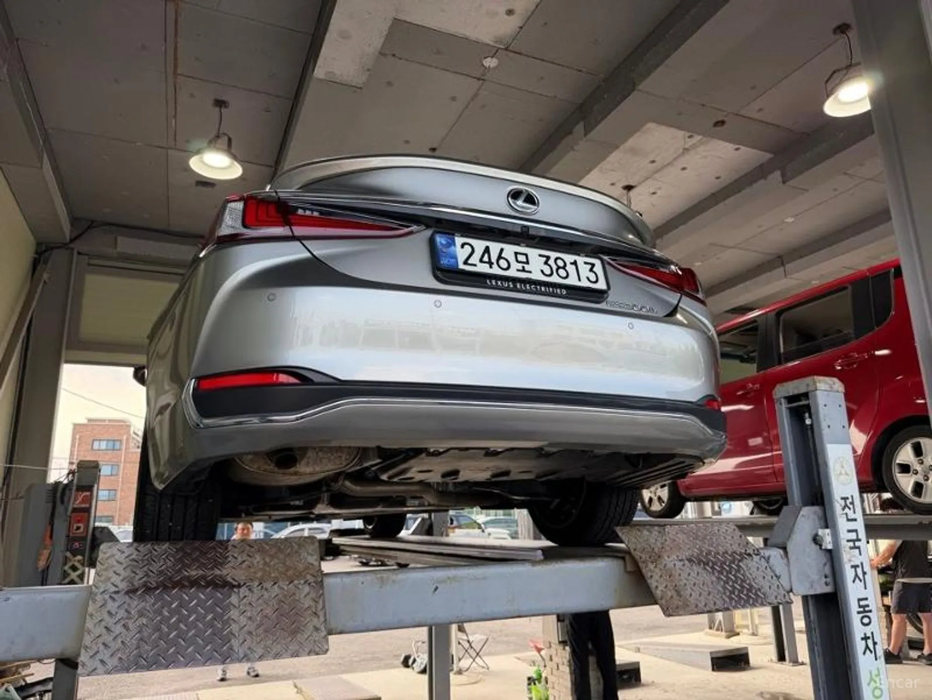 Lexus ES300h 7th Generation 2