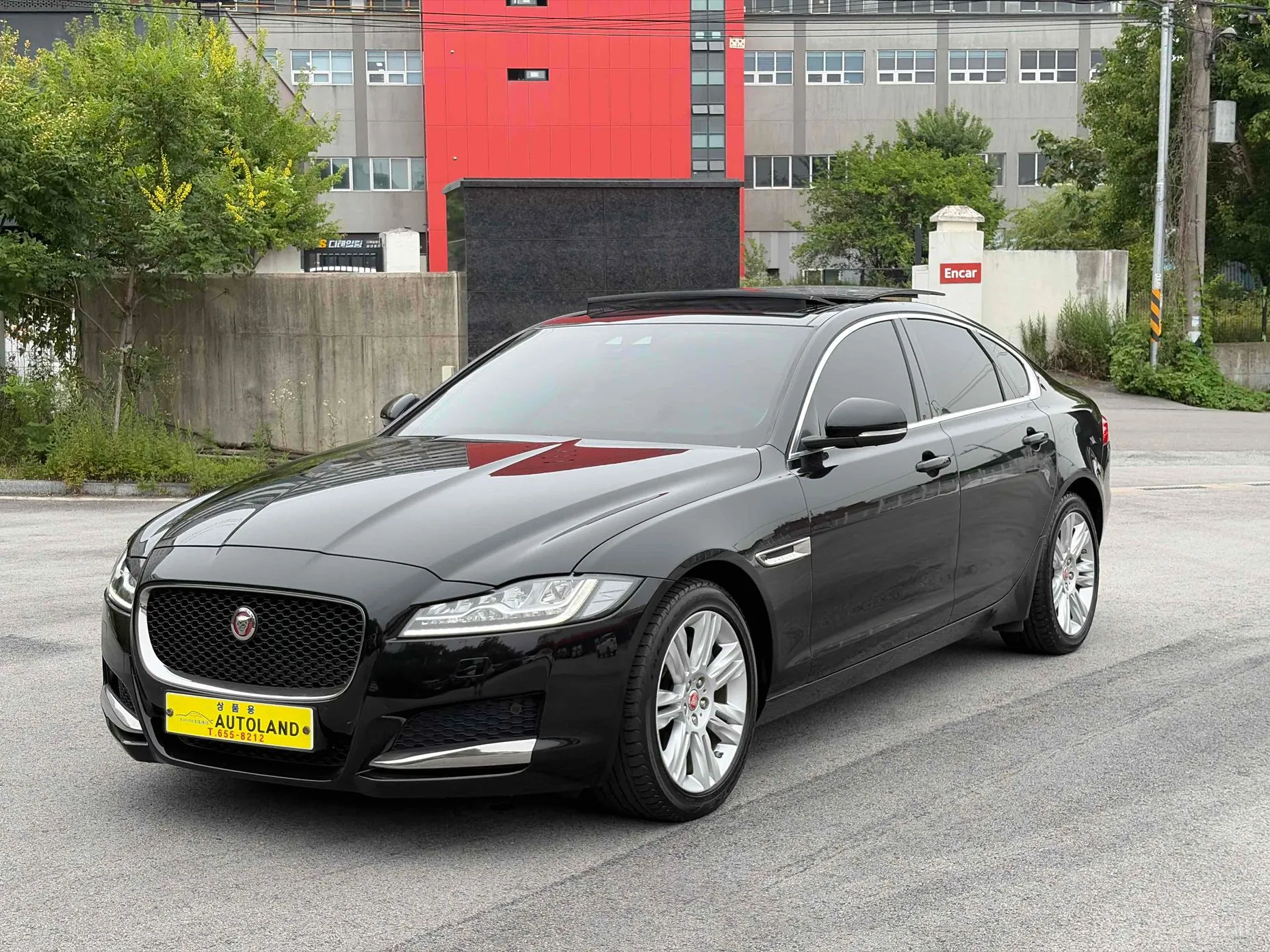 Jaguar XF (x260)