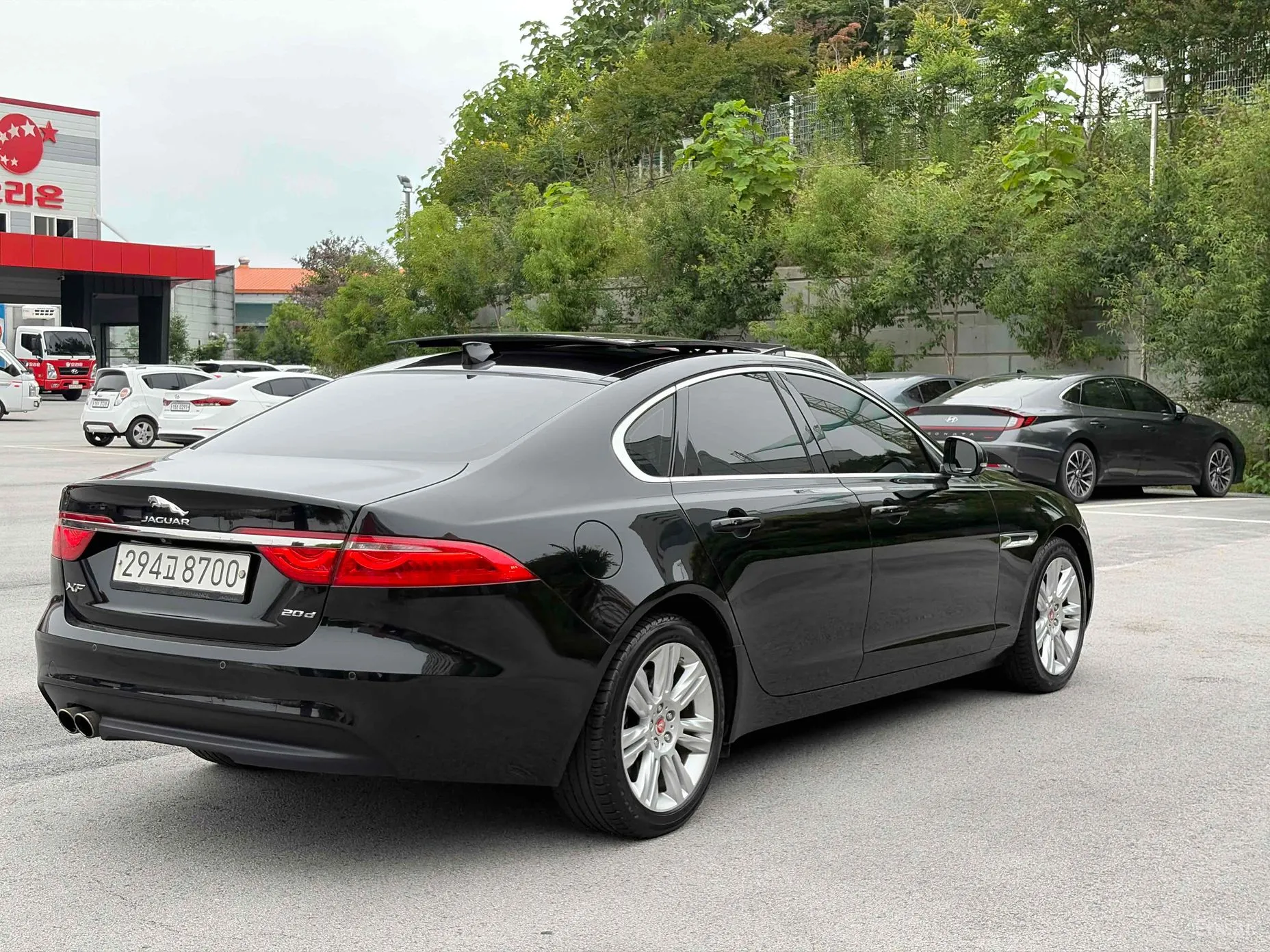 Jaguar XF (x260)