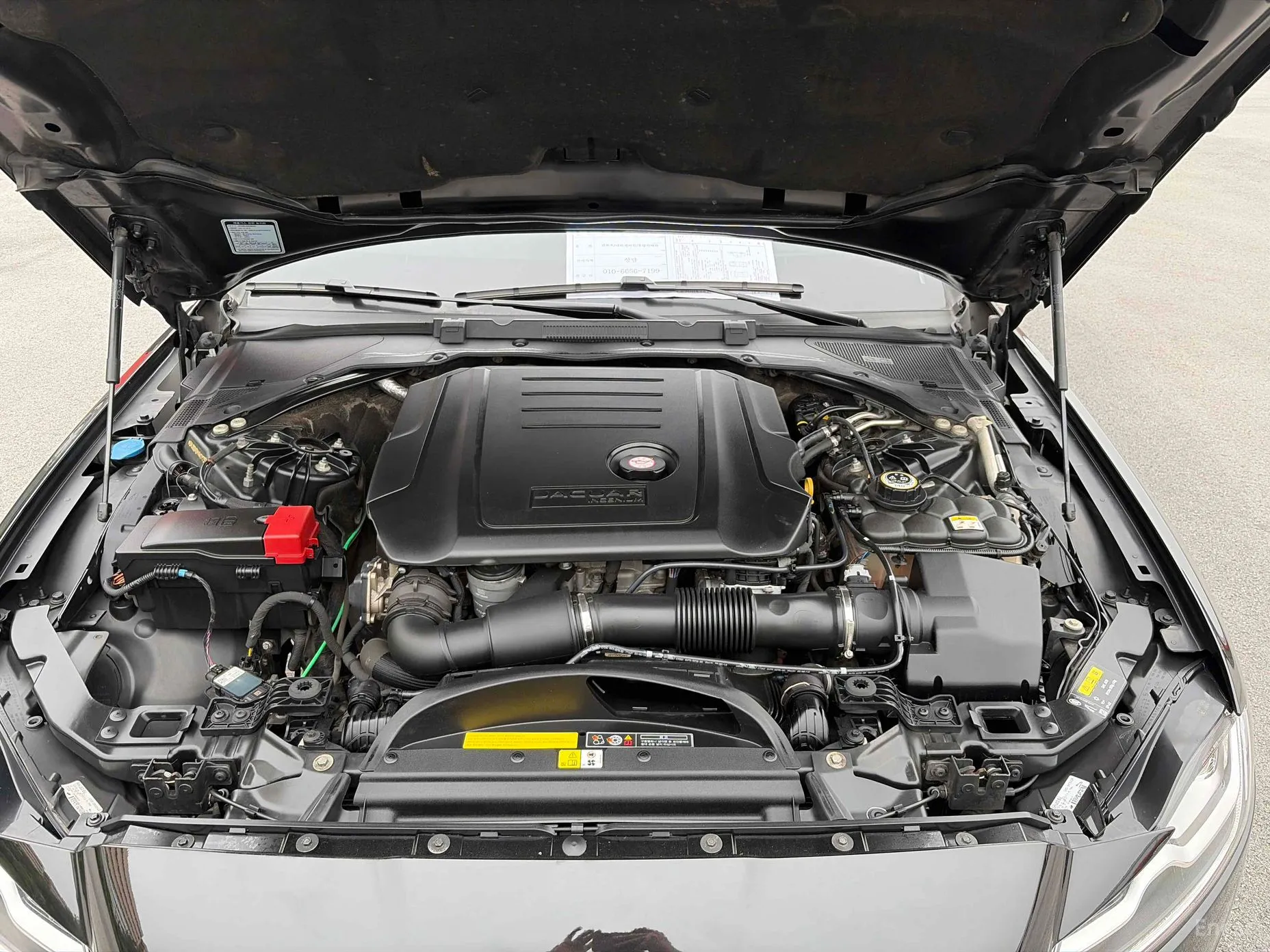 Jaguar XF (x260) превью 6