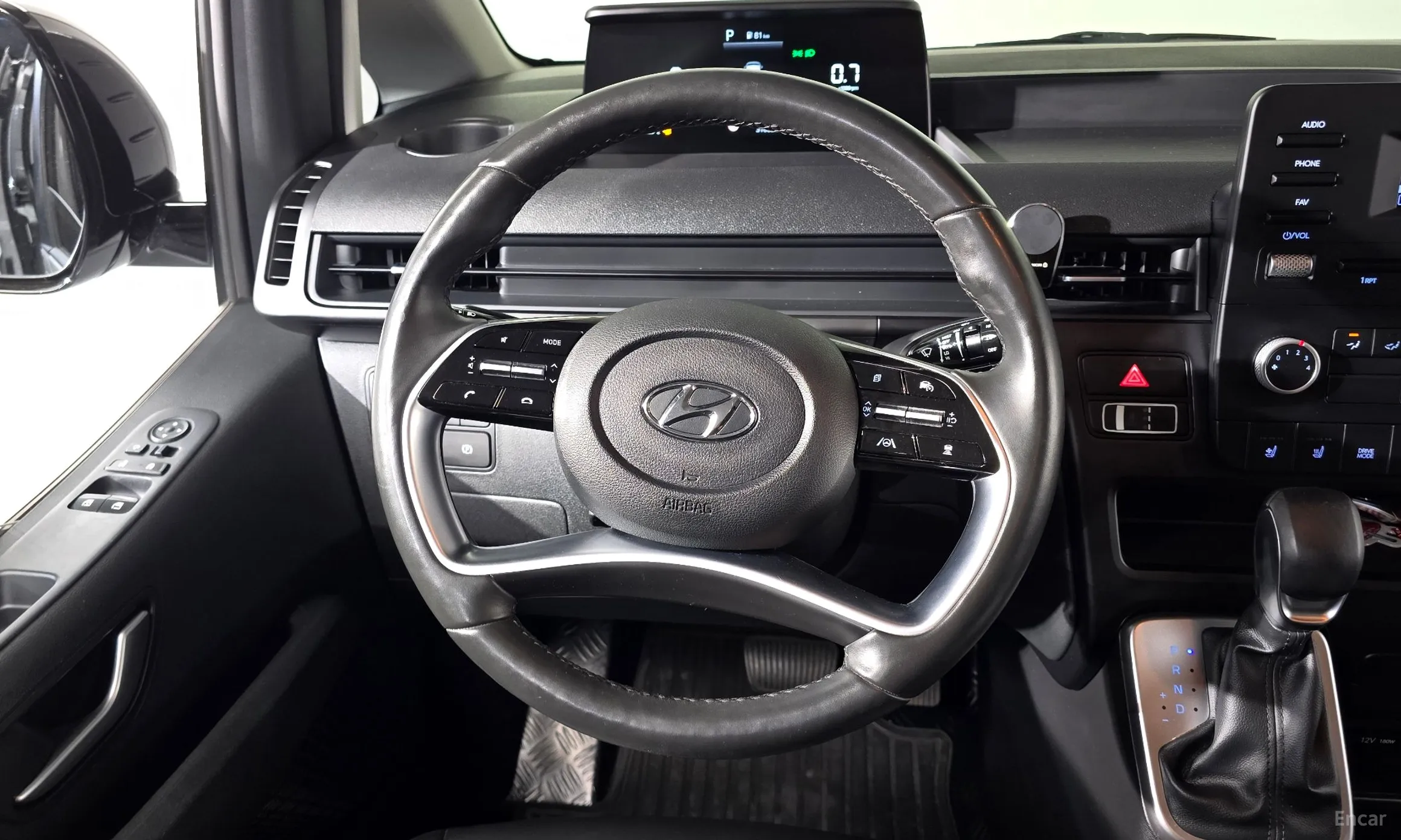 Hyundai Staria превью 13