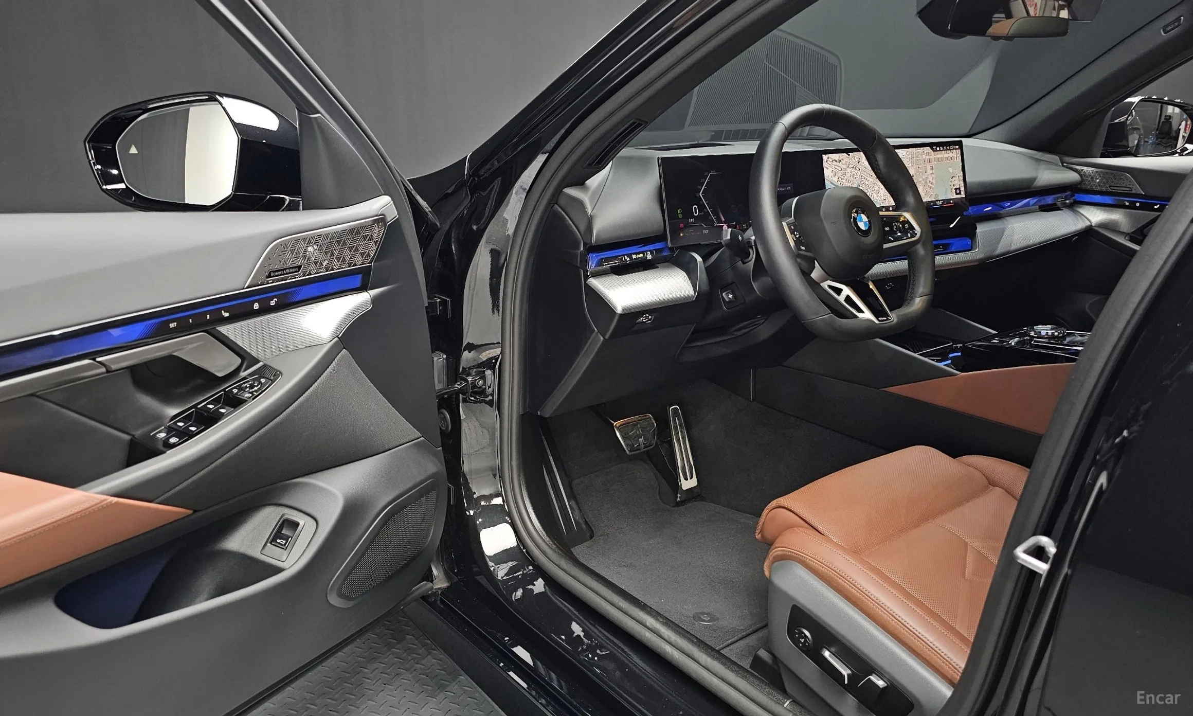 BMW 5 Series (G60) превью 11