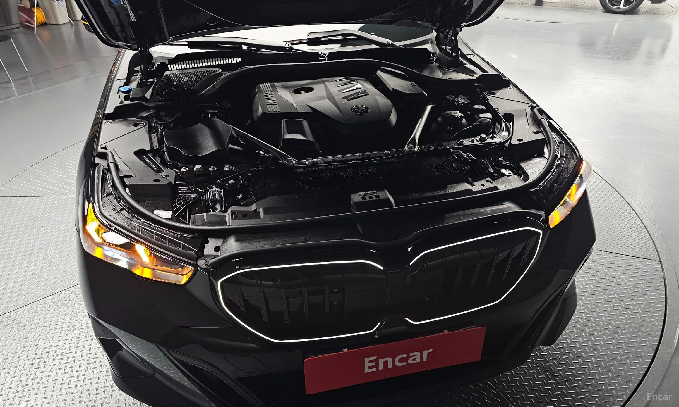 BMW 5 Series (G60) превью 6