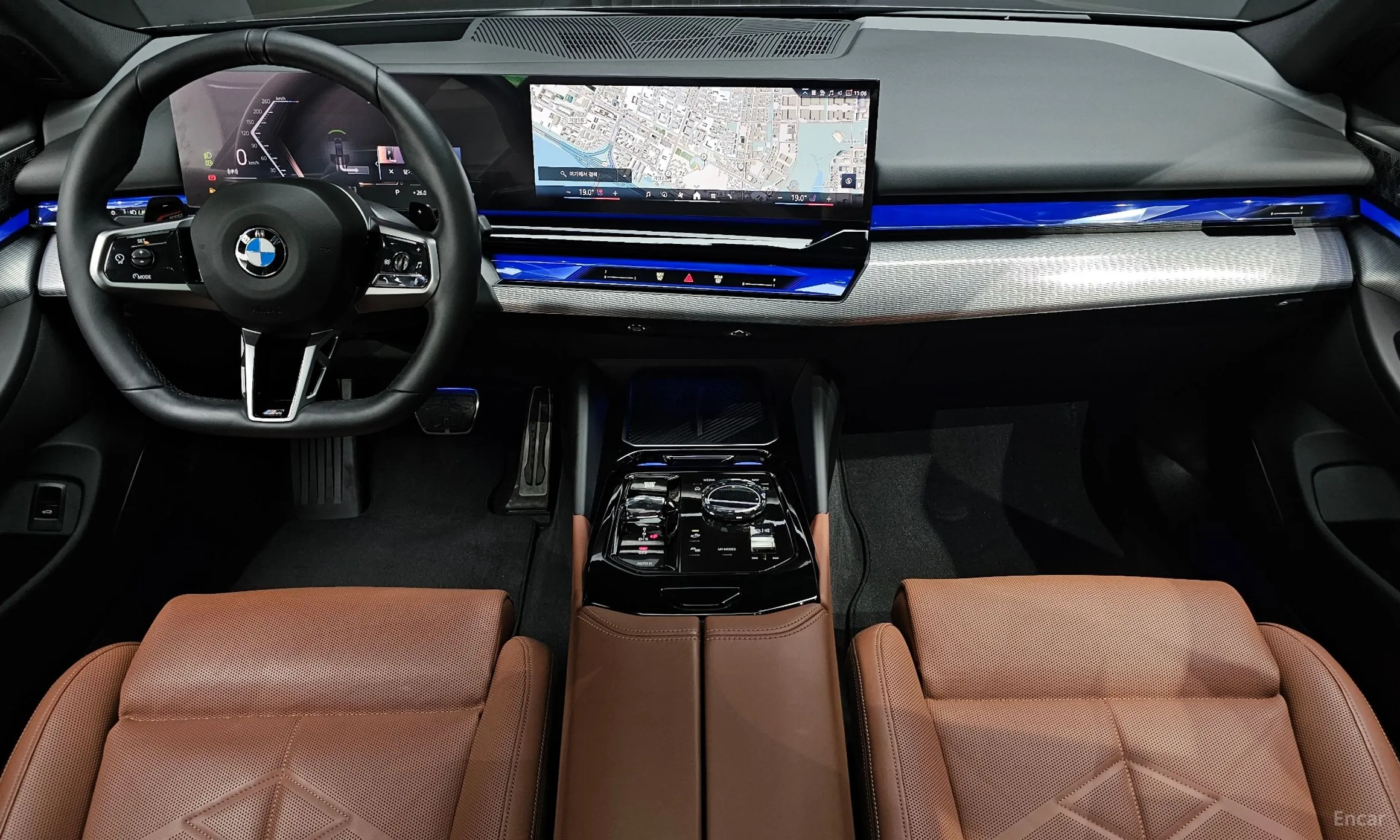 BMW 5 Series (G60) превью 7