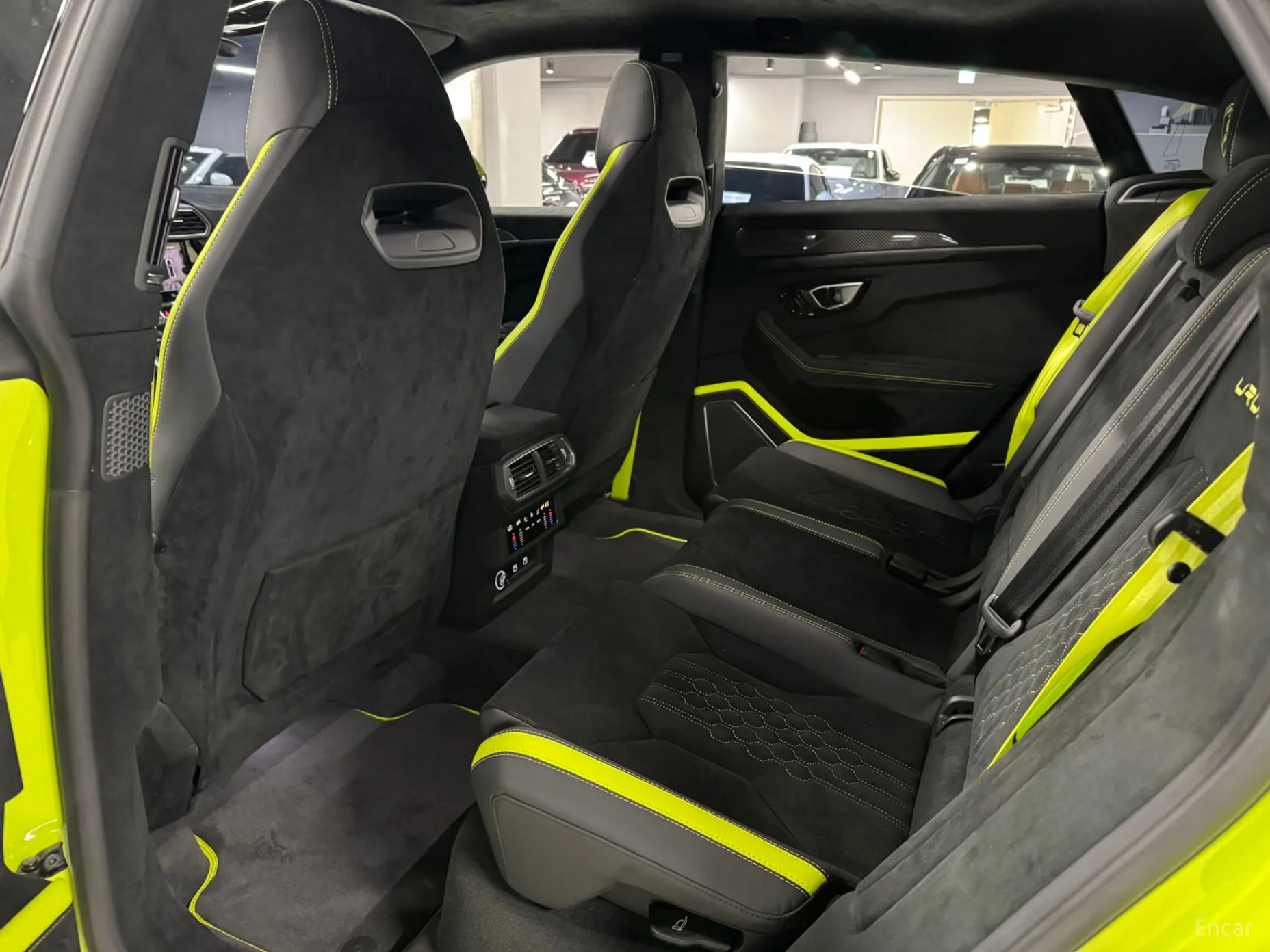 Lamborghini Urus превью 11