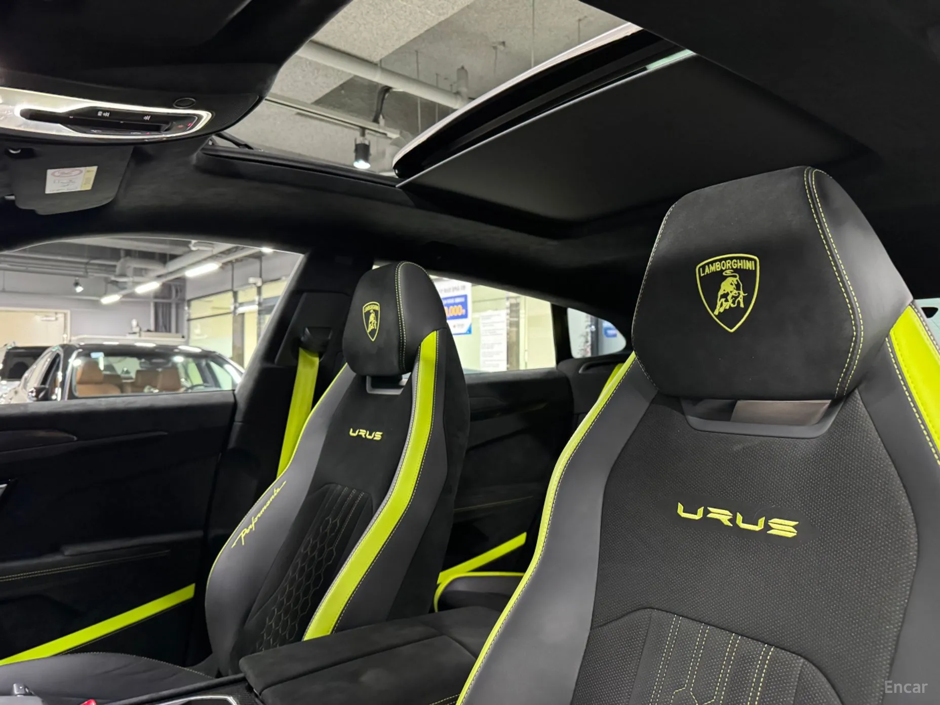 Lamborghini Urus превью 12
