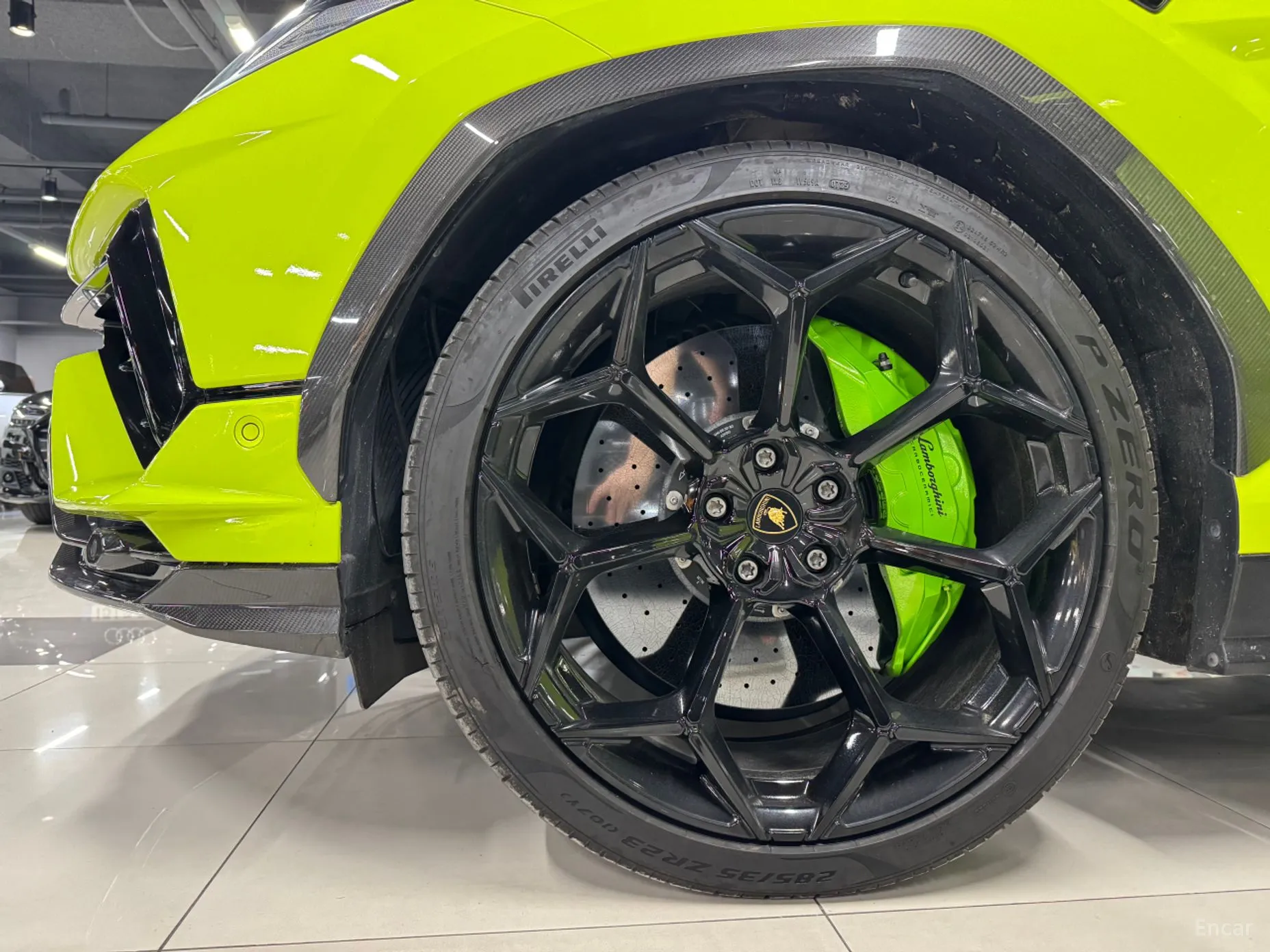 Lamborghini Urus превью 14