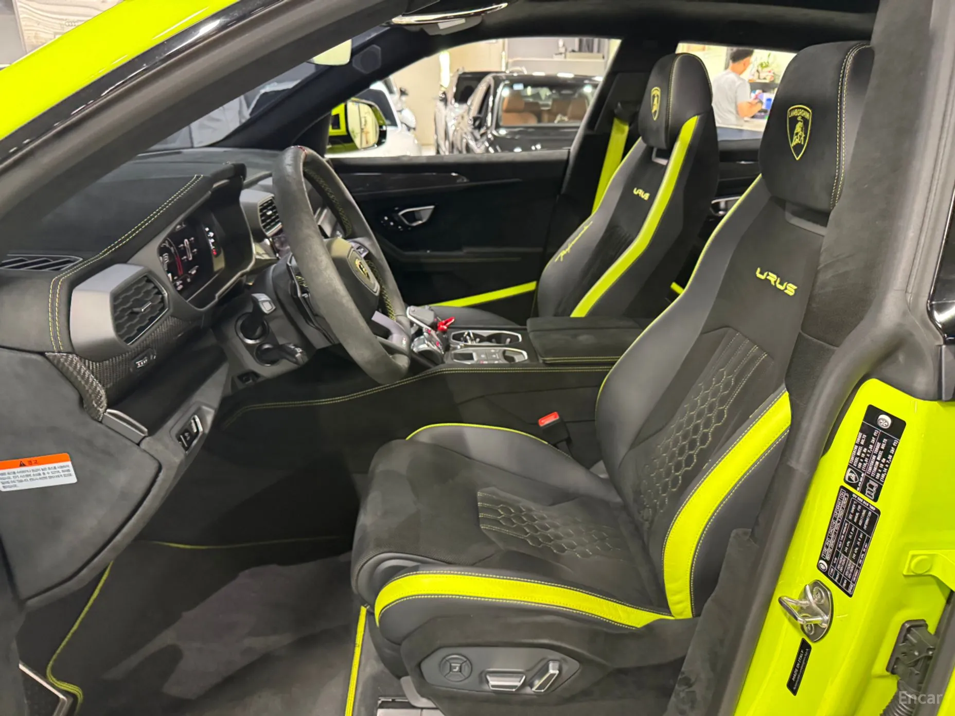 Lamborghini Urus превью 7