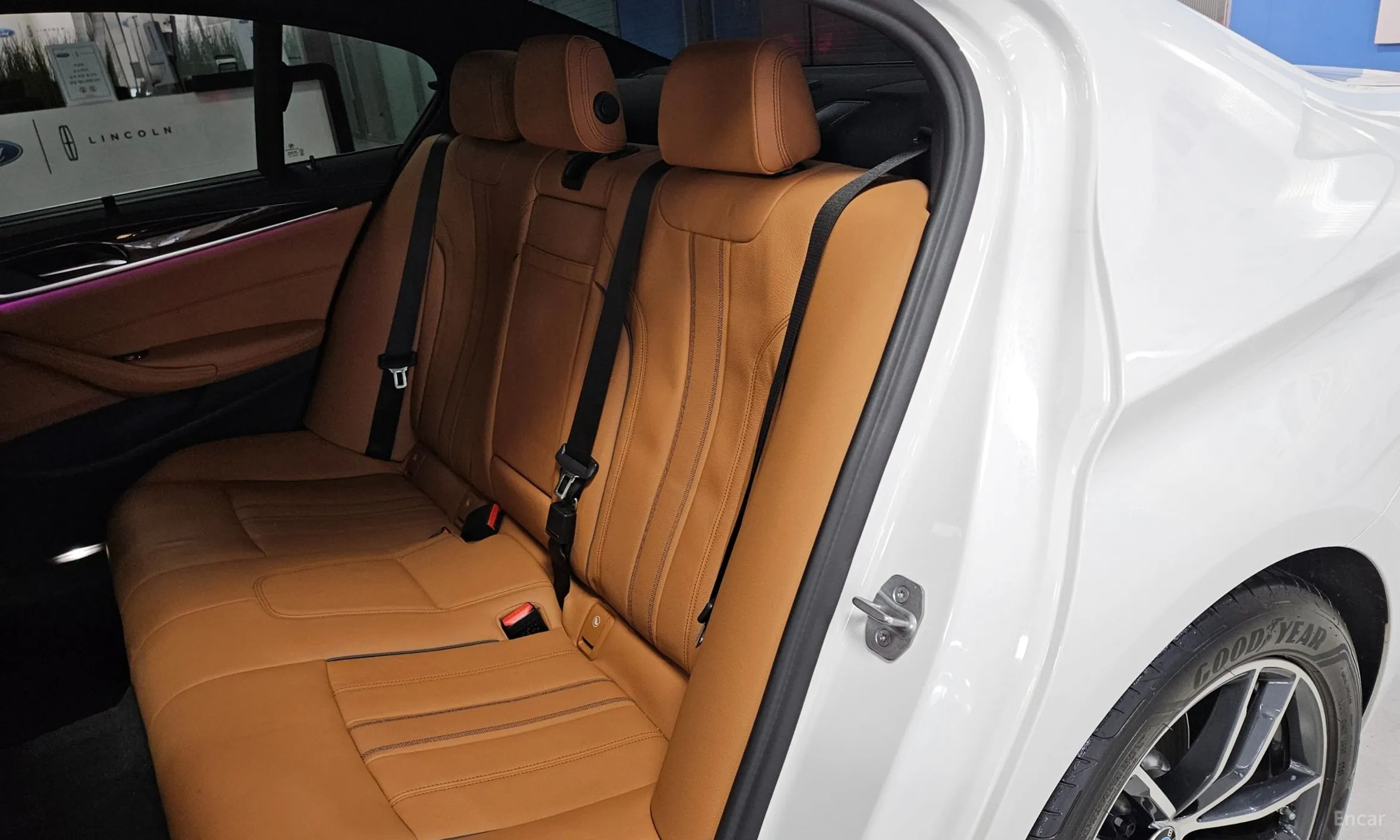BMW 5 Series (G30) превью 10