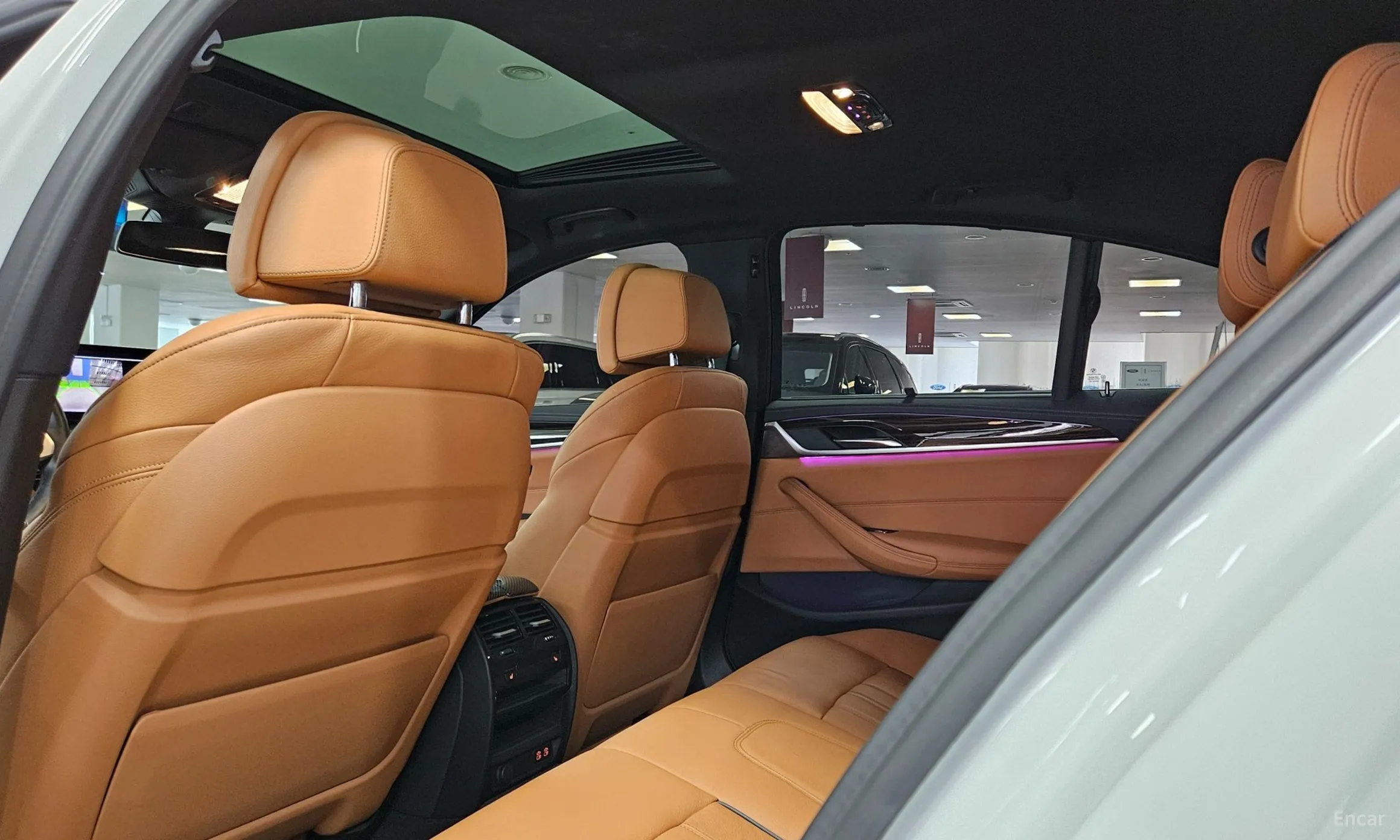 BMW 5 Series (G30) превью 18