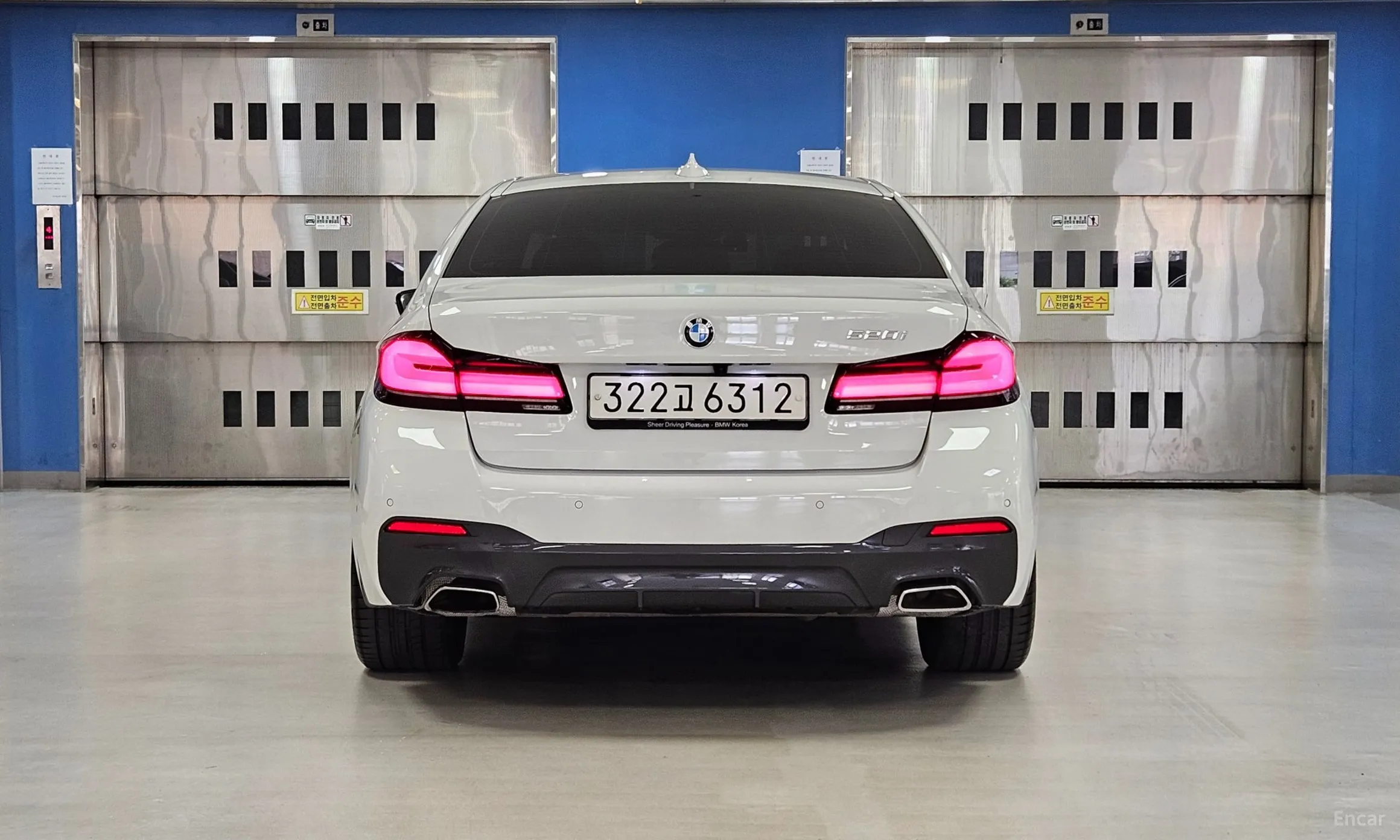 BMW 5 Series (G30) превью 4