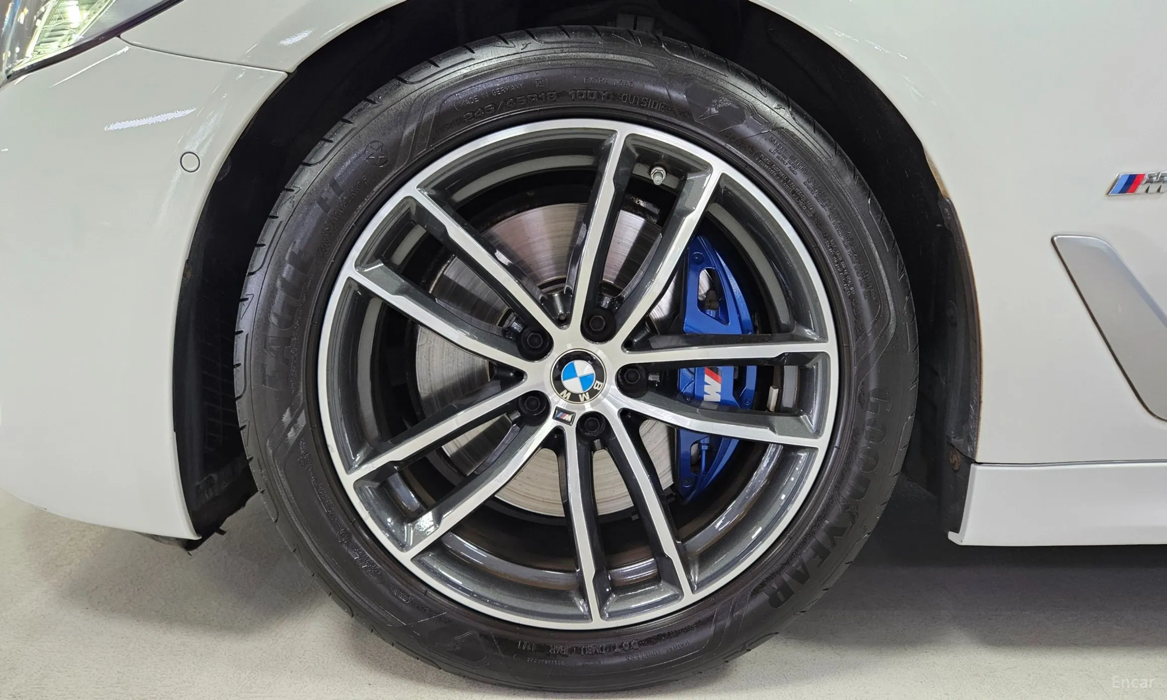 BMW 5 Series (G30) превью 5
